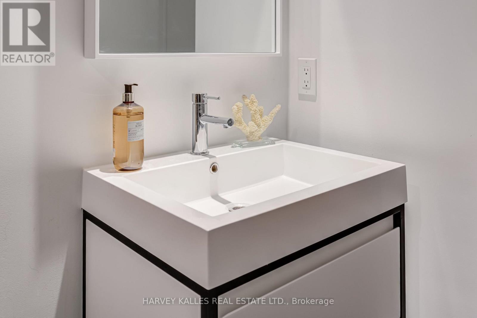 541 - 150 LOGAN AVENUE