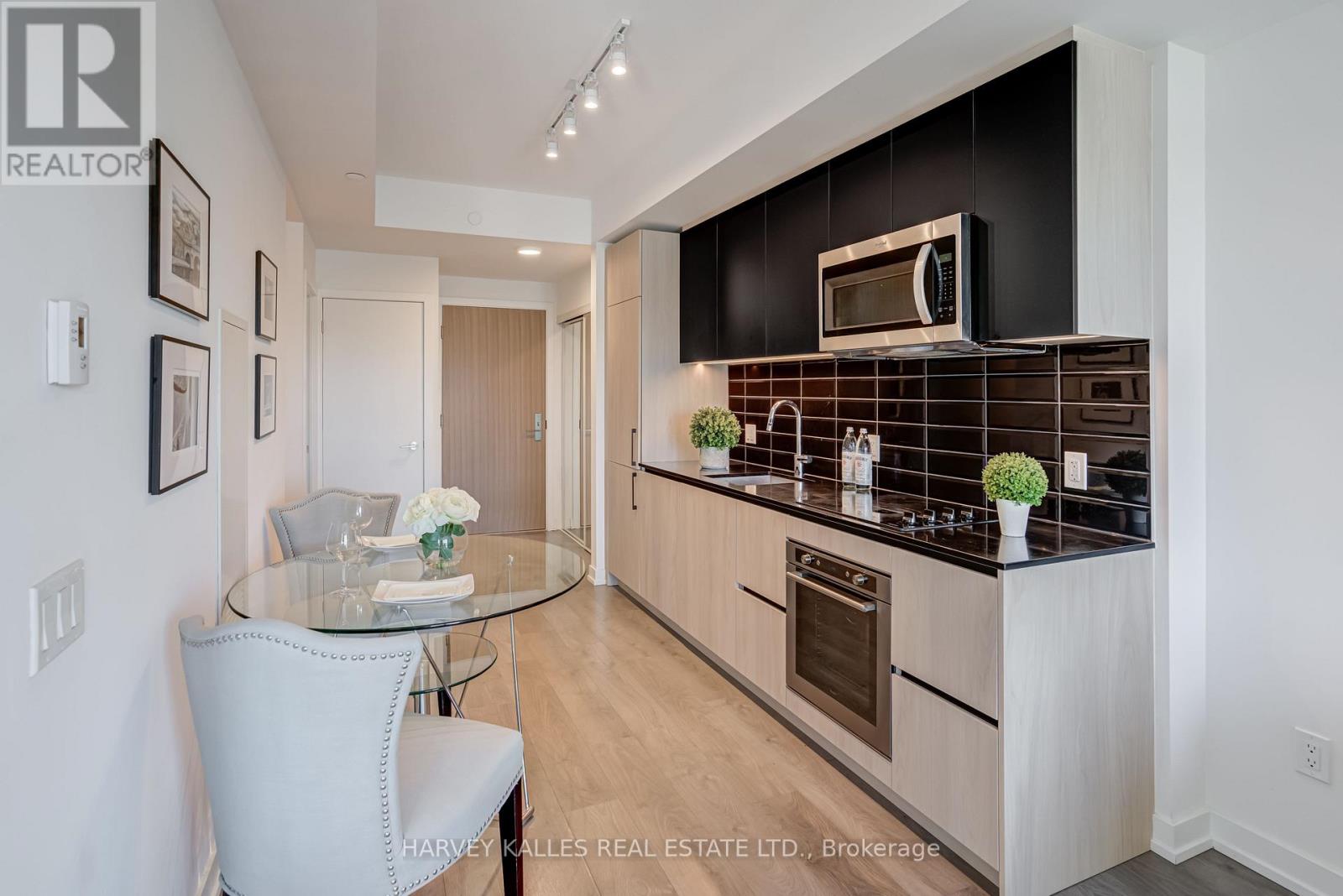 541 - 150 LOGAN AVENUE