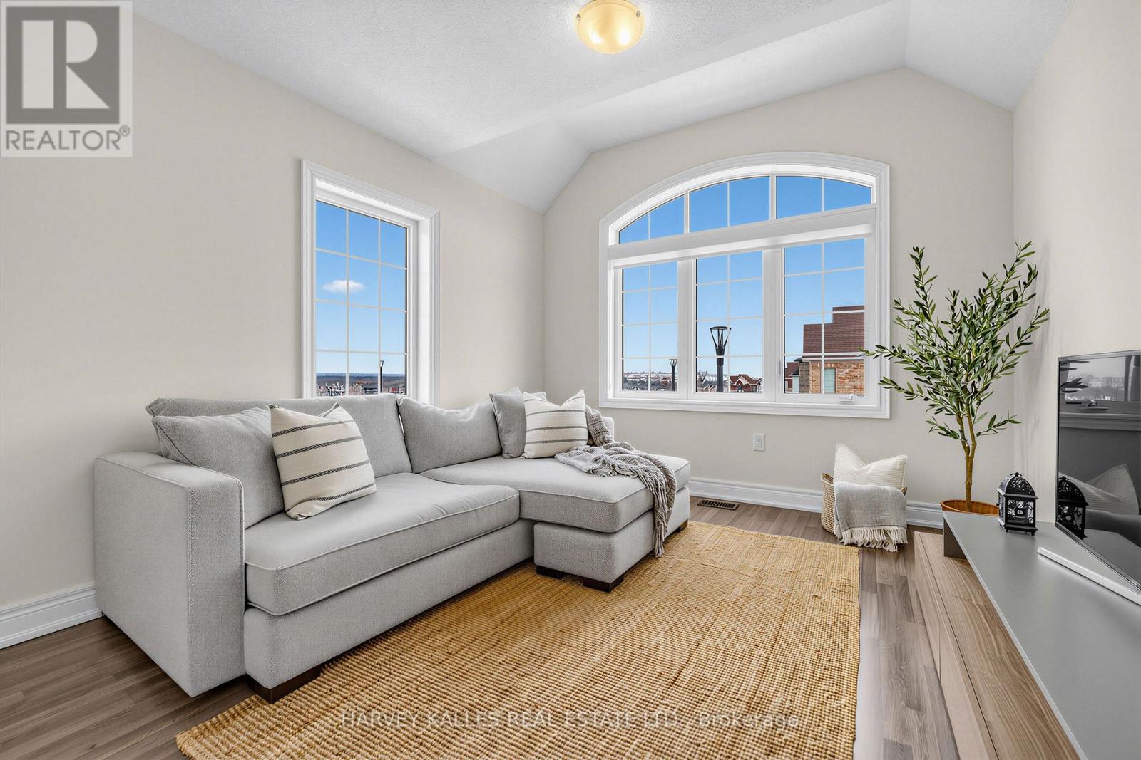 1002 KINGPEAK CRESCENT