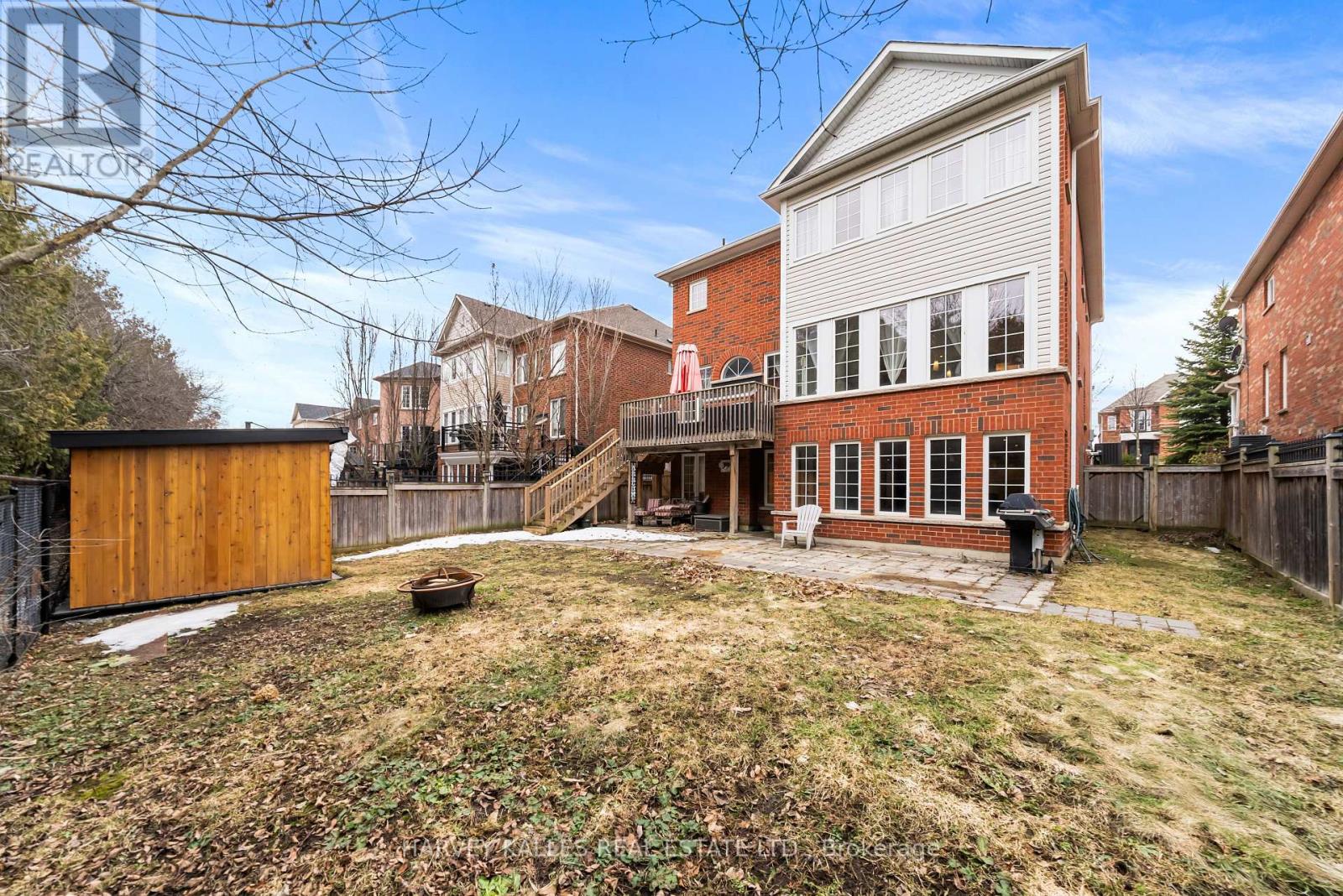 86 ROCKLAND CRESCENT