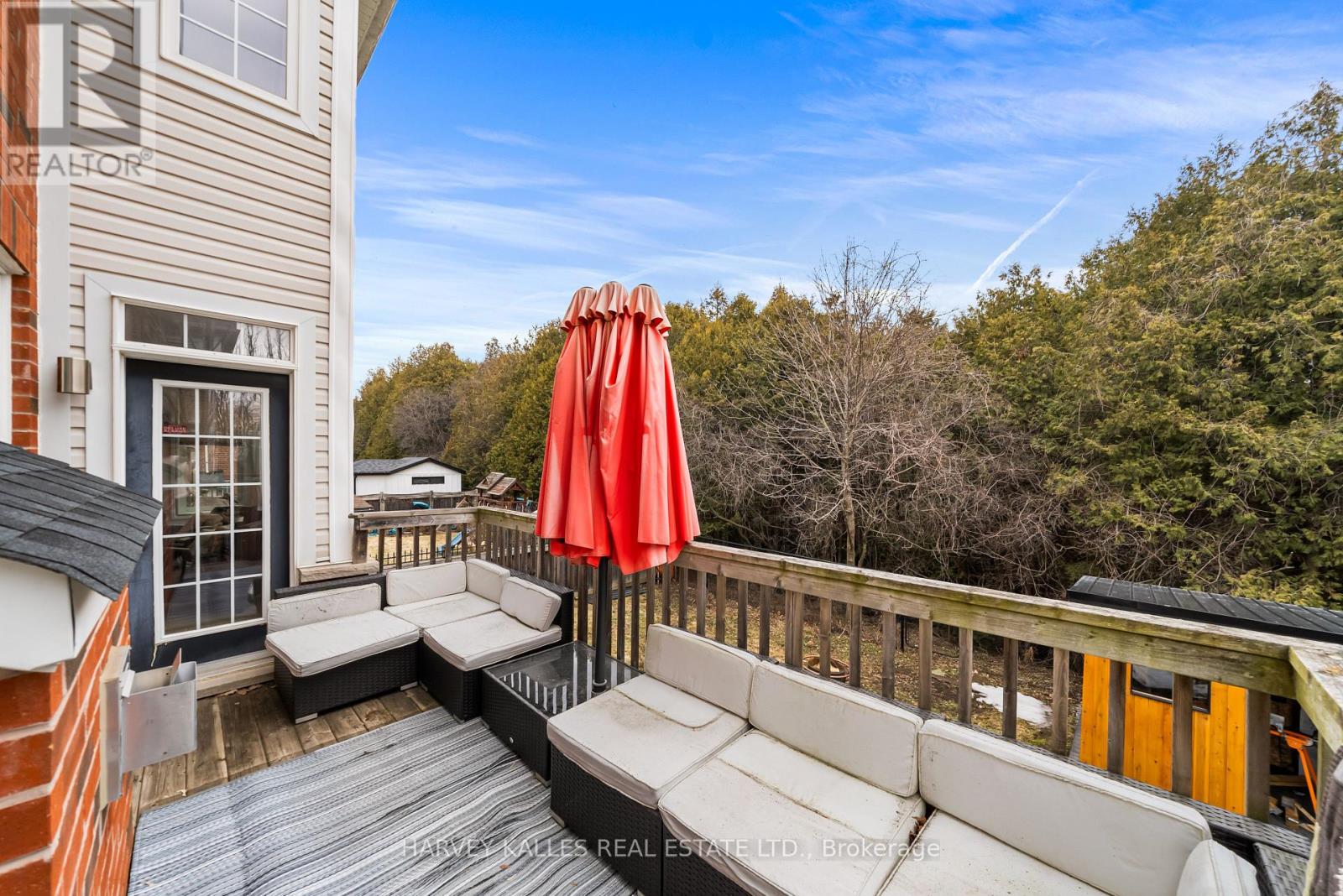 86 ROCKLAND CRESCENT