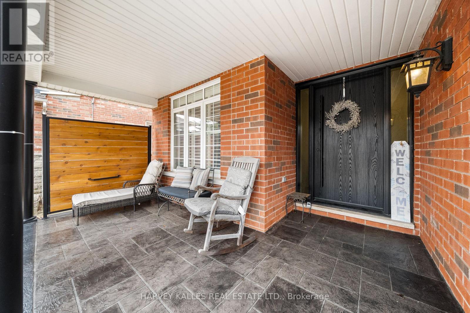 86 ROCKLAND CRESCENT