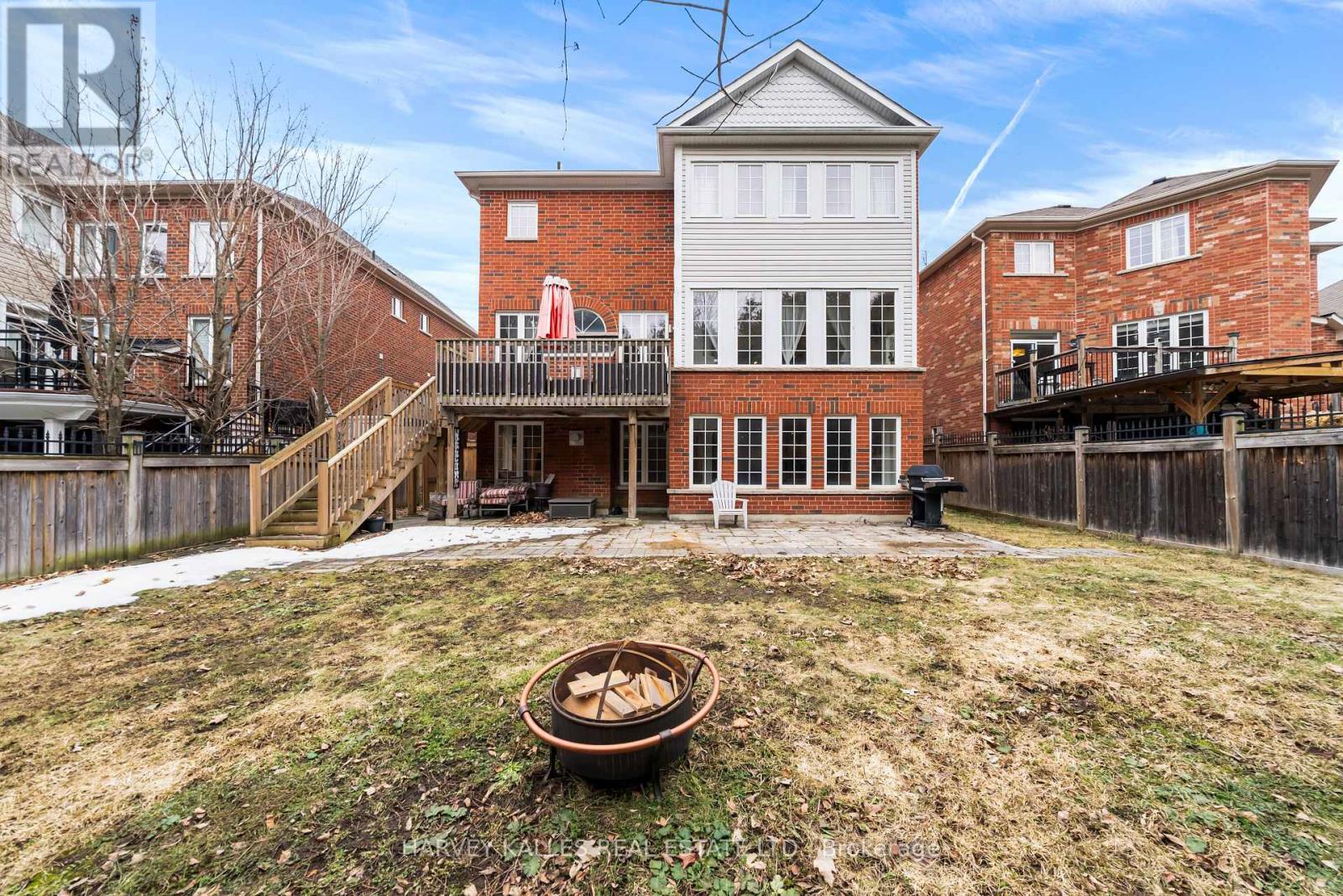 86 ROCKLAND CRESCENT