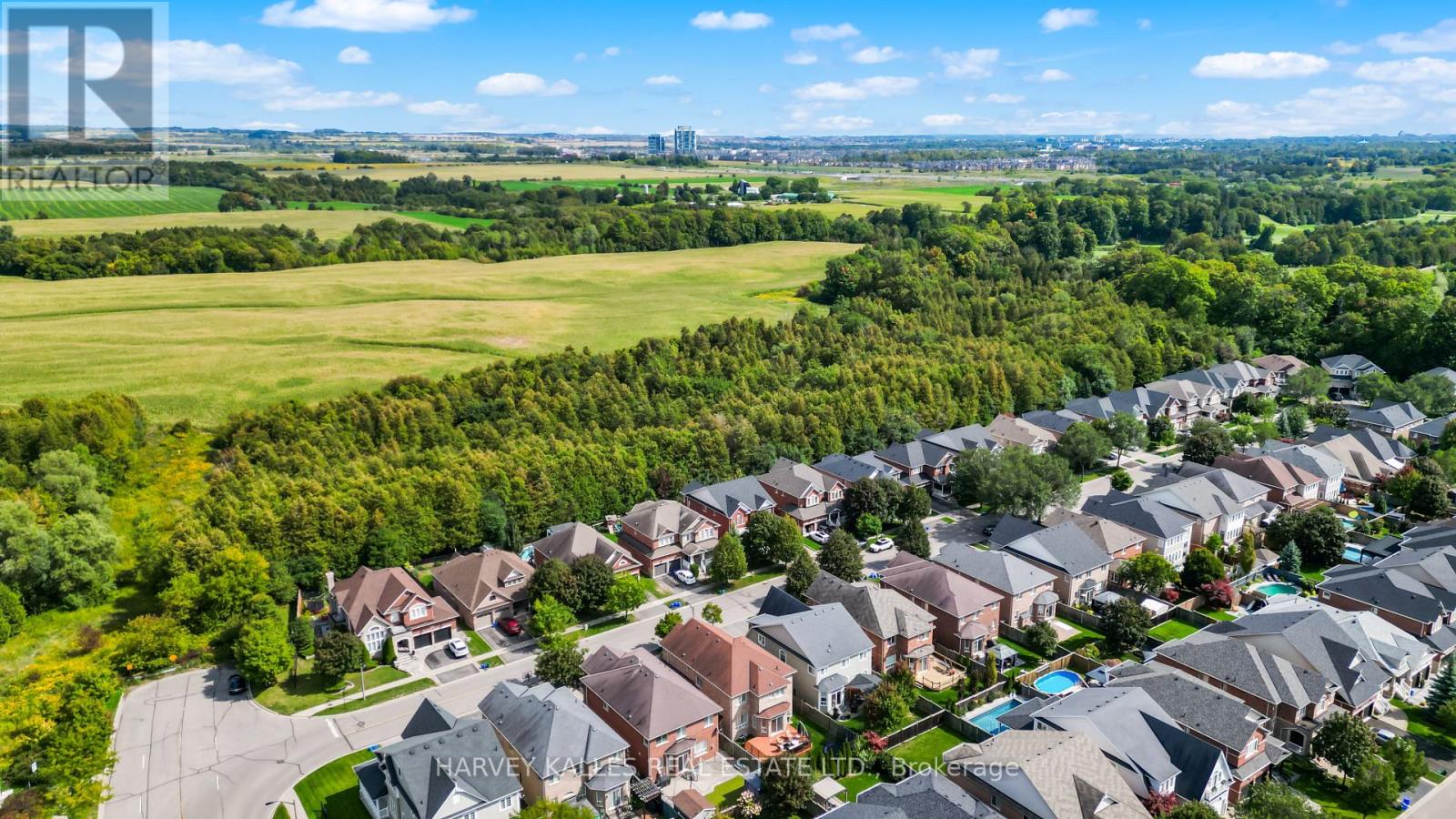 86 ROCKLAND CRESCENT