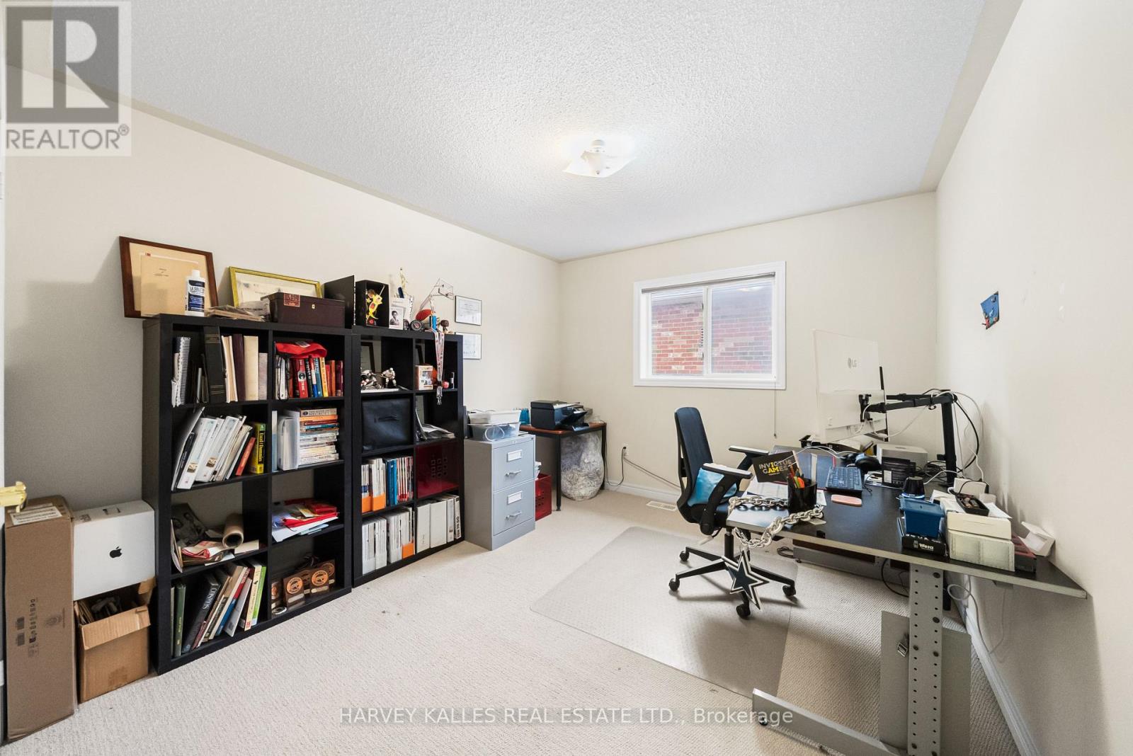 86 ROCKLAND CRESCENT