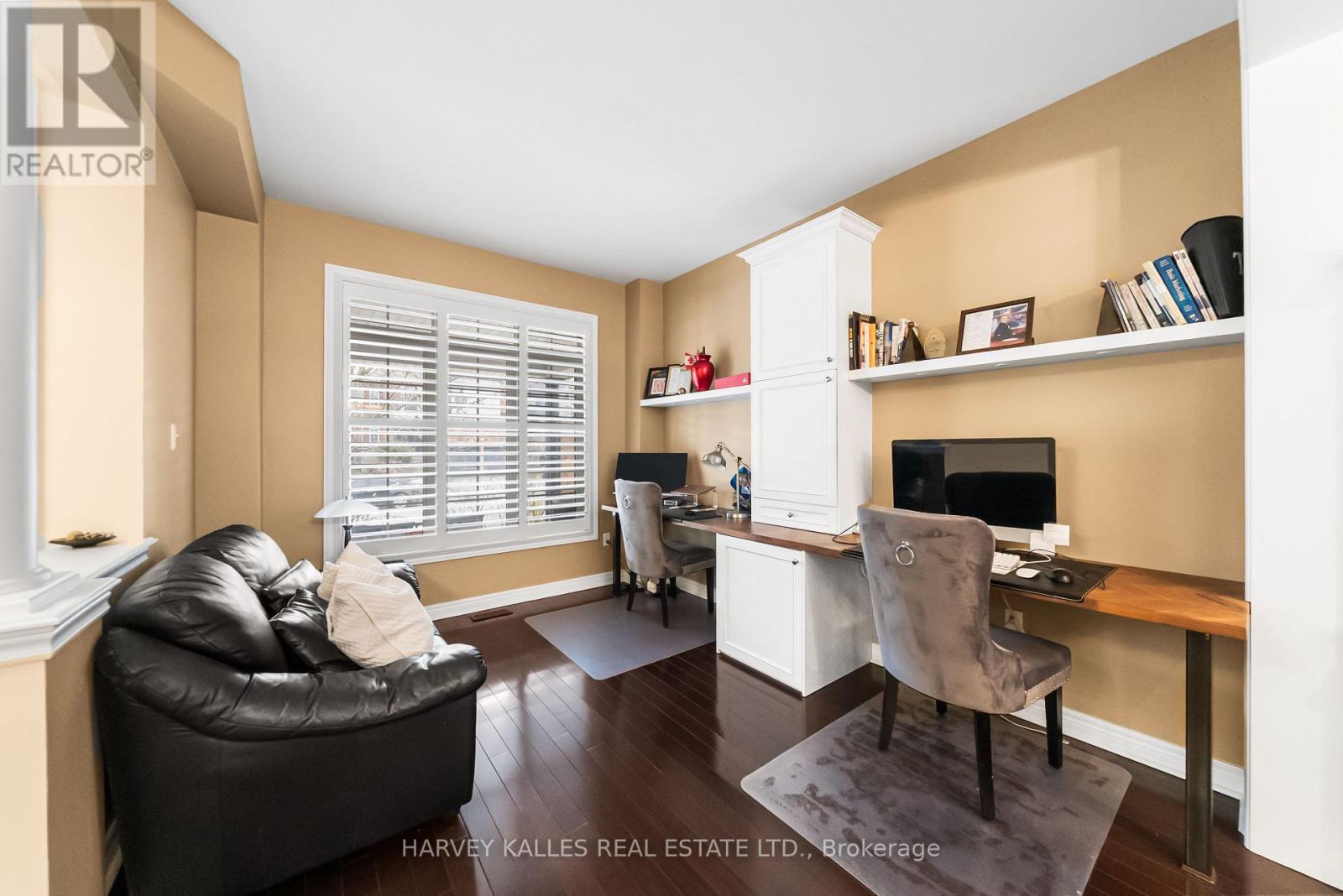 86 ROCKLAND CRESCENT