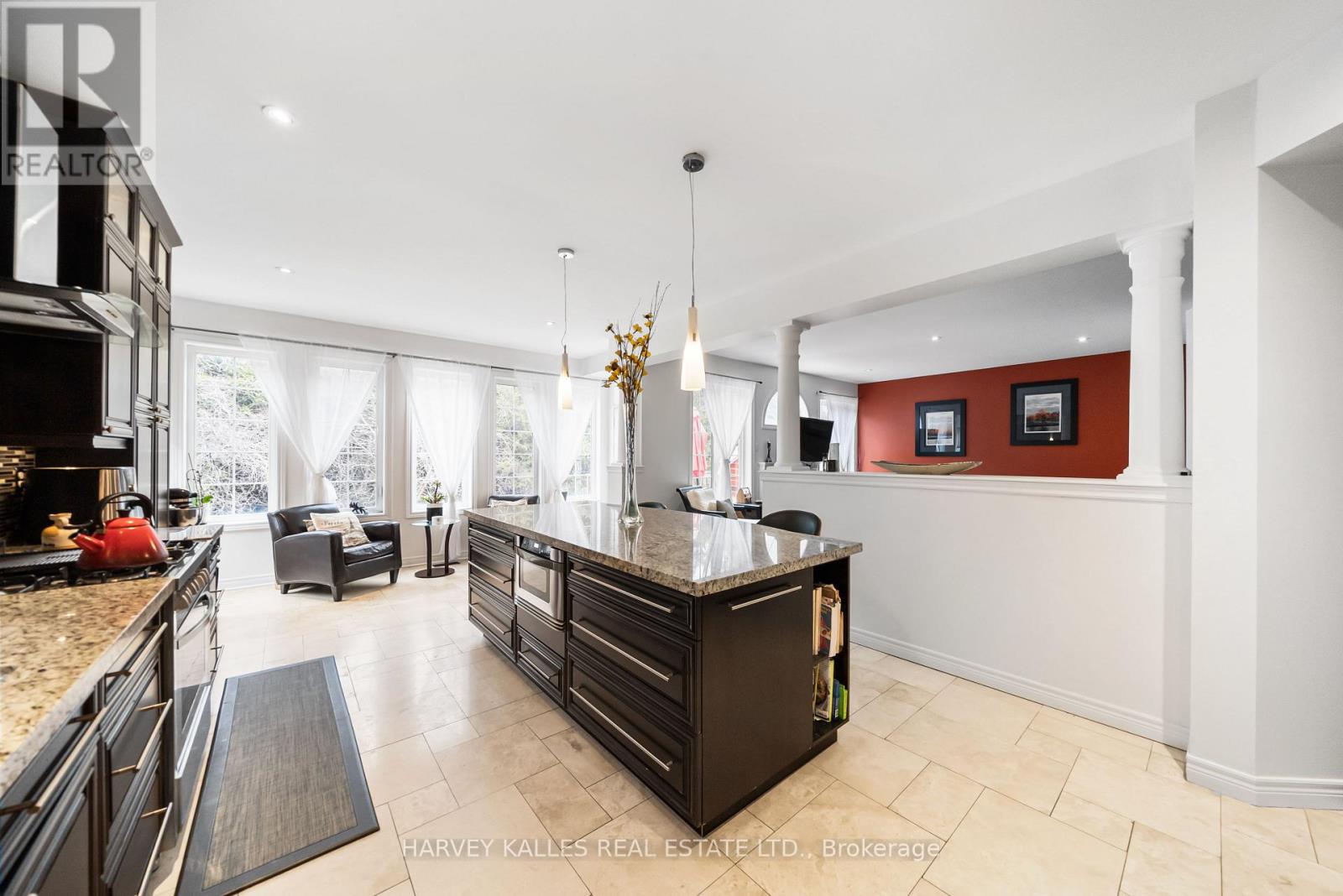 86 ROCKLAND CRESCENT