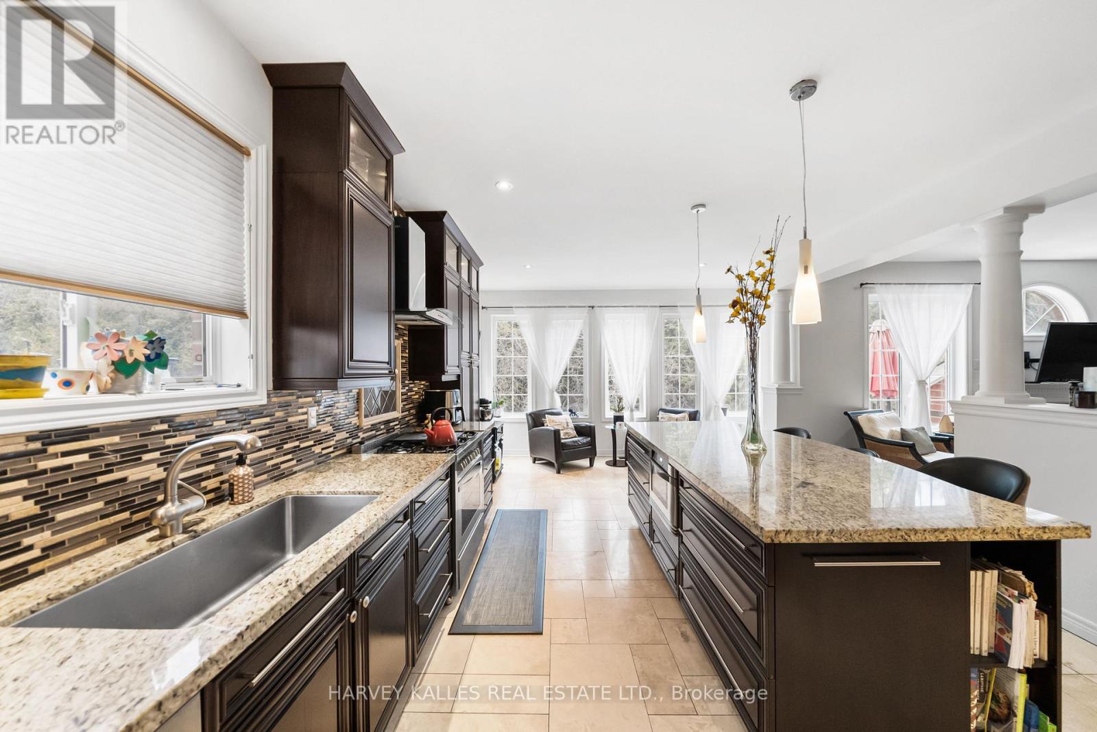 86 ROCKLAND CRESCENT