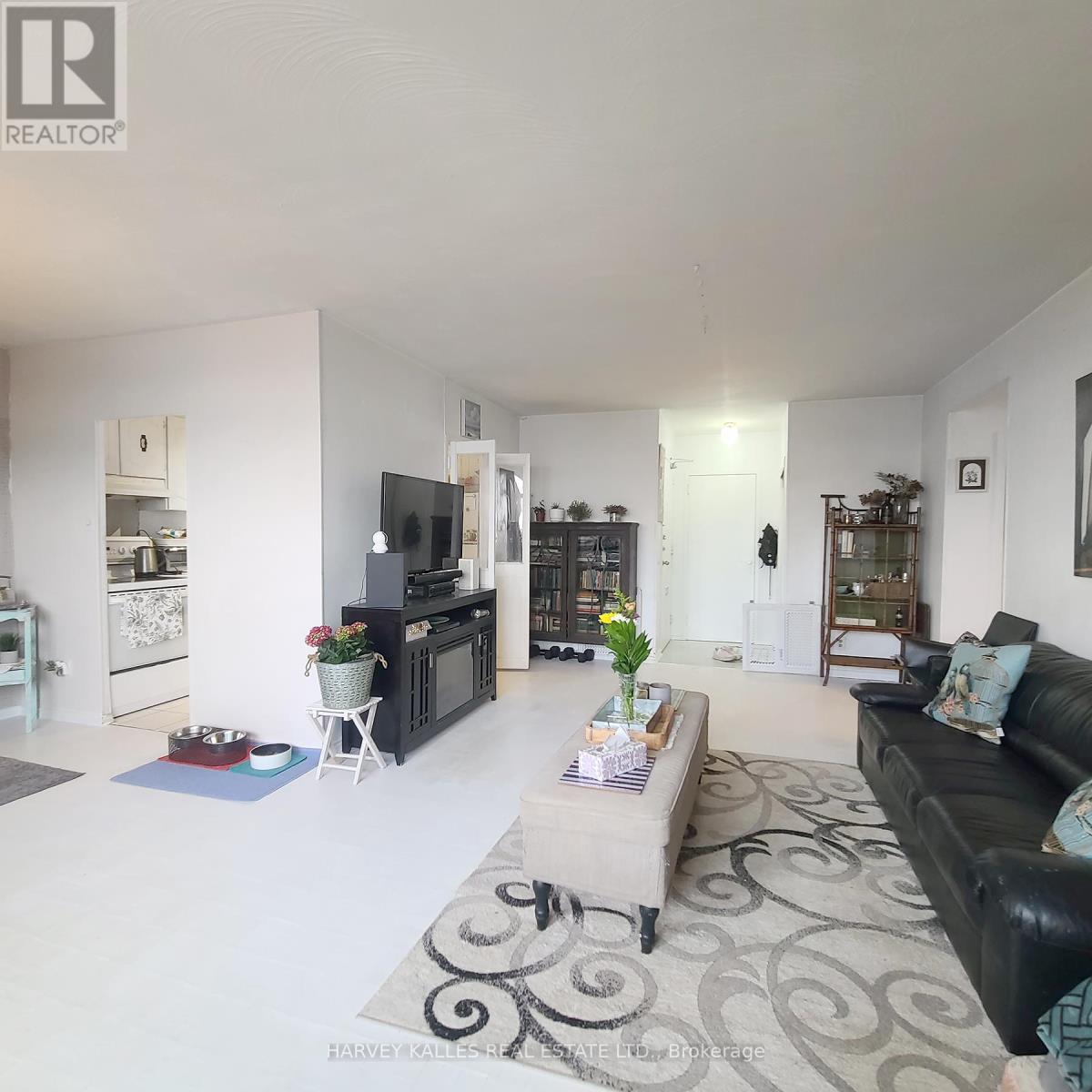 703 - 825 KENNEDY ROAD