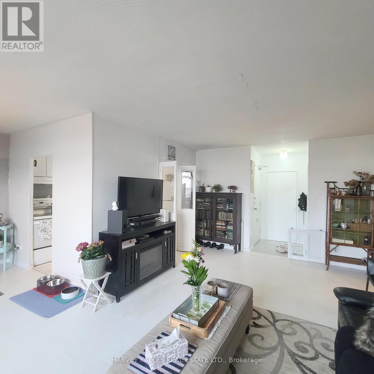 703 - 825 KENNEDY ROAD