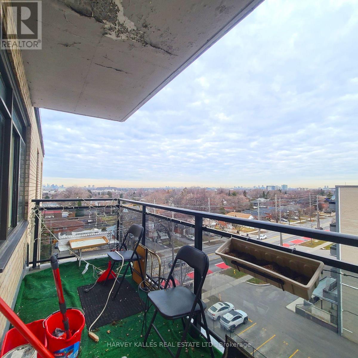 703 - 825 KENNEDY ROAD