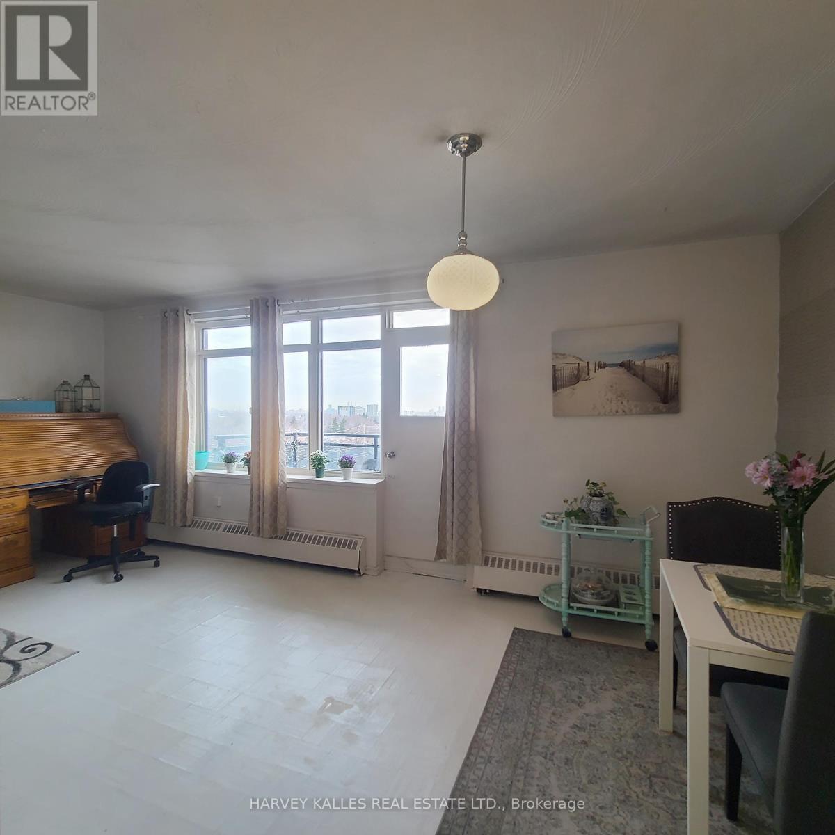 703 - 825 KENNEDY ROAD