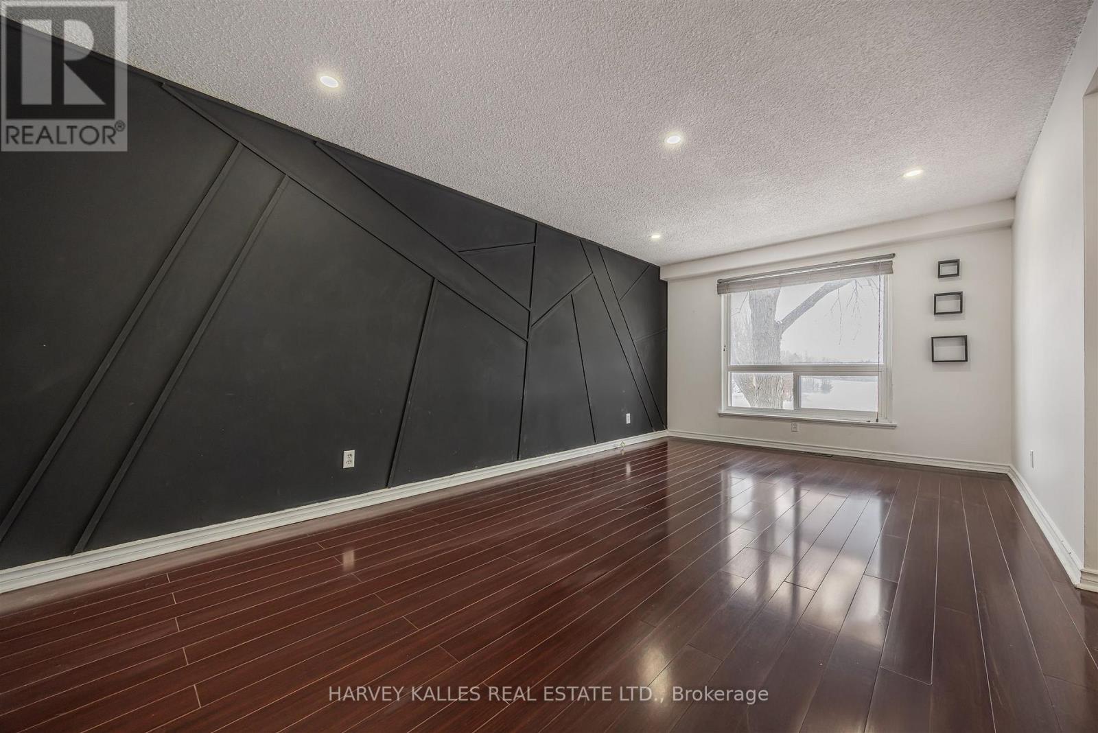 82 - 321 BLACKTHORN STREET