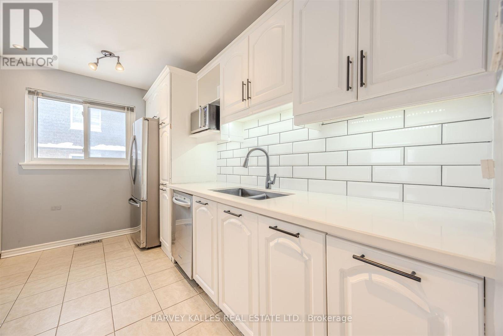 82 - 321 BLACKTHORN STREET