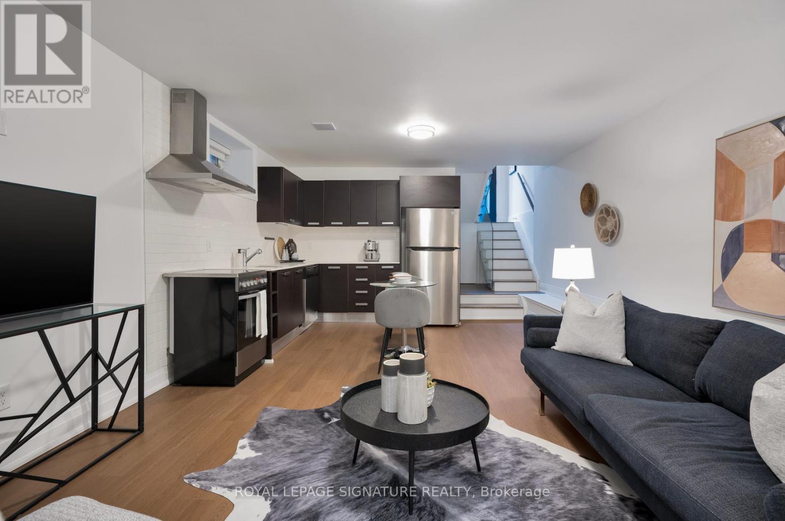 77 DEARBOURNE AVENUE