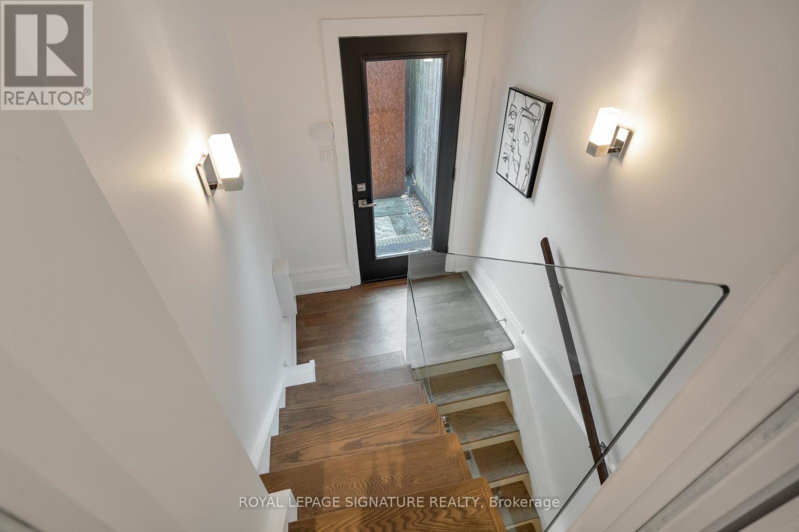 77 DEARBOURNE AVENUE