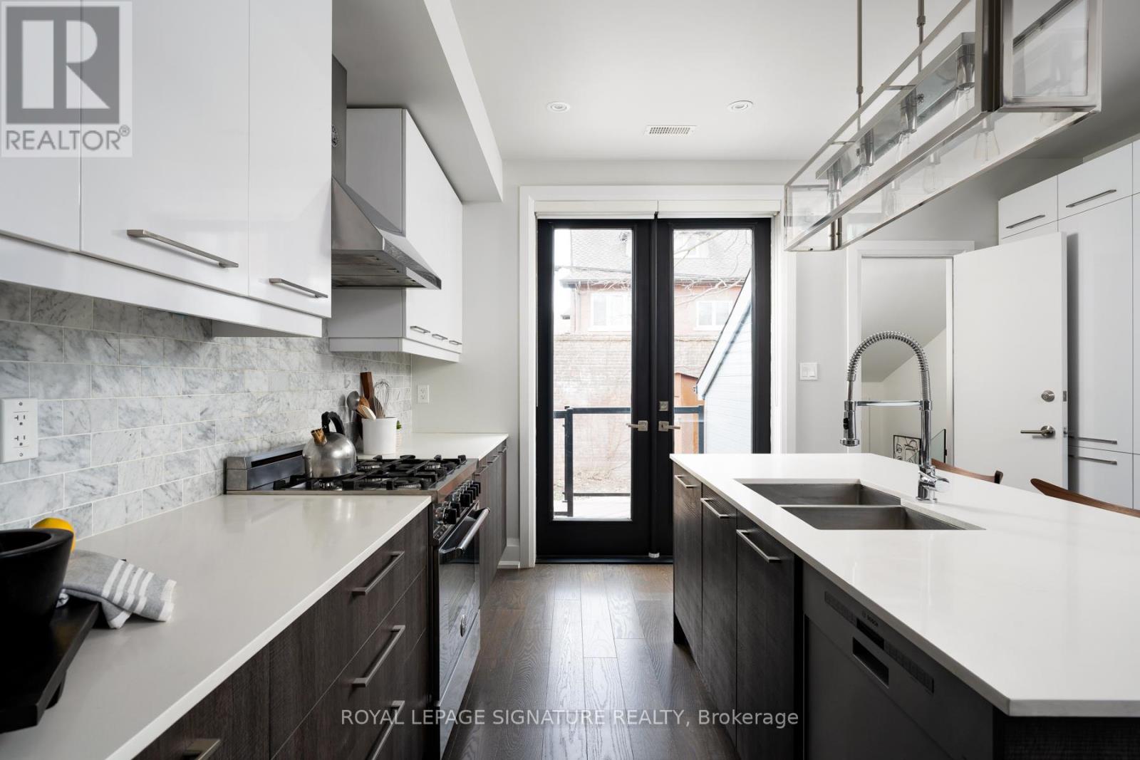 77 DEARBOURNE AVENUE