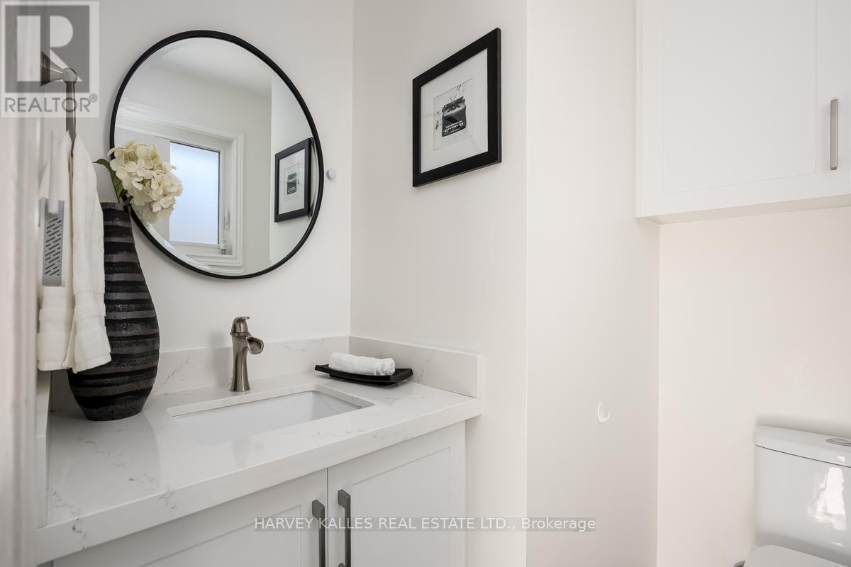 35 MANORGLEN CRESCENT