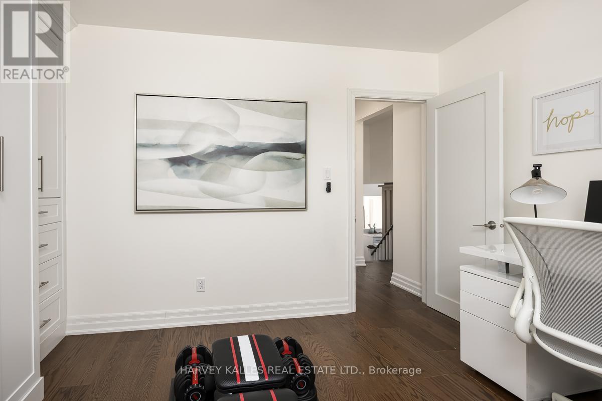 35 MANORGLEN CRESCENT