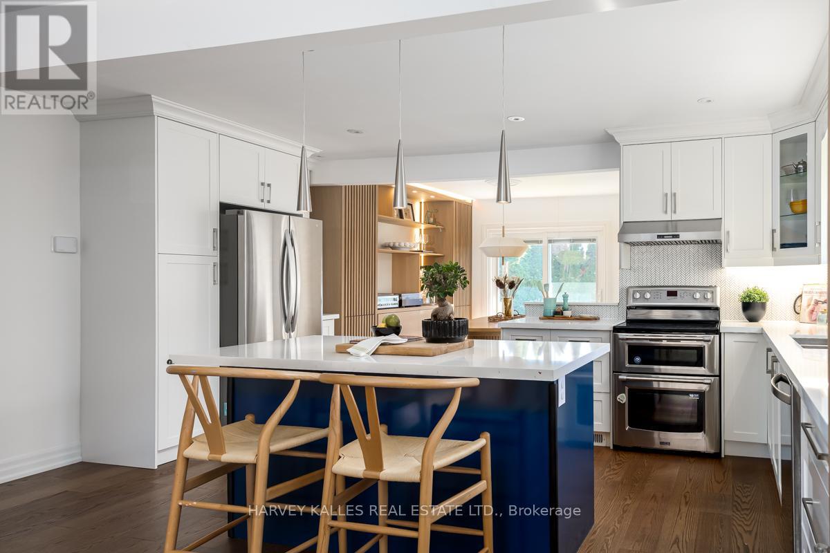 35 MANORGLEN CRESCENT