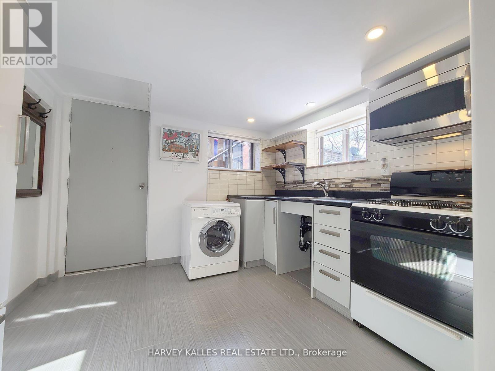 5 - 27 HIAWATHA ROAD