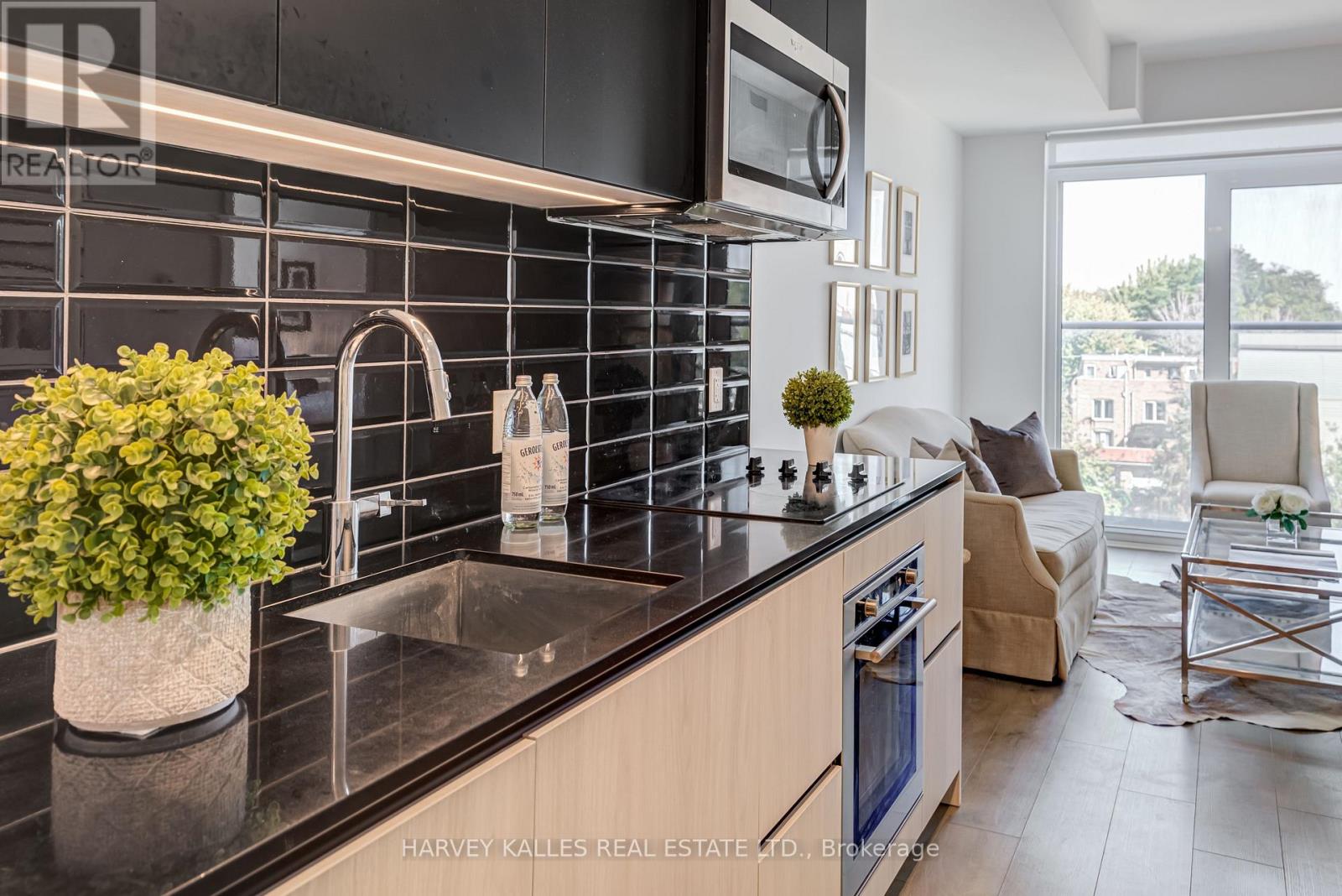 541 - 150 LOGAN AVENUE