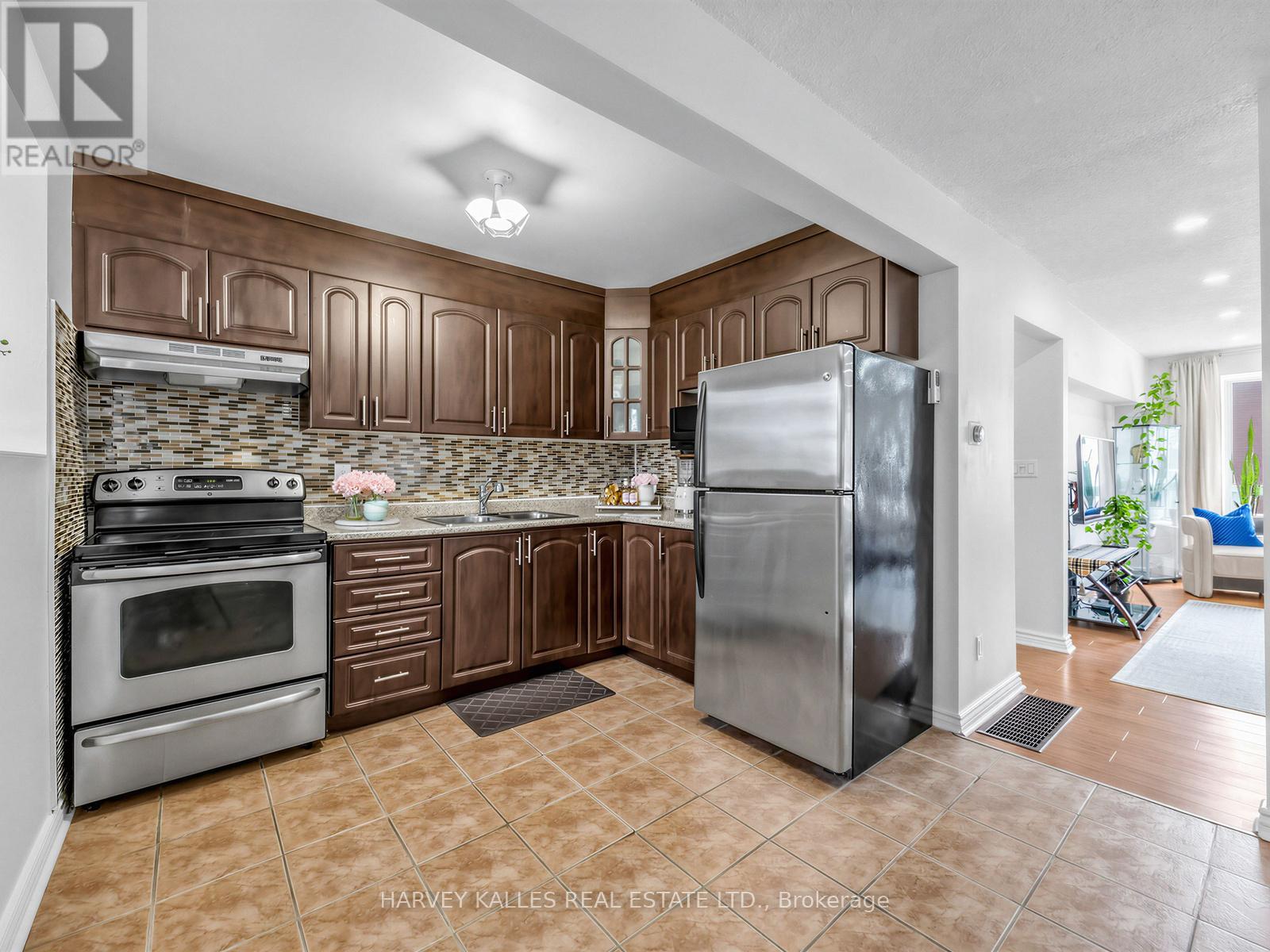 155 - 25 COLLINSGROVE ROAD