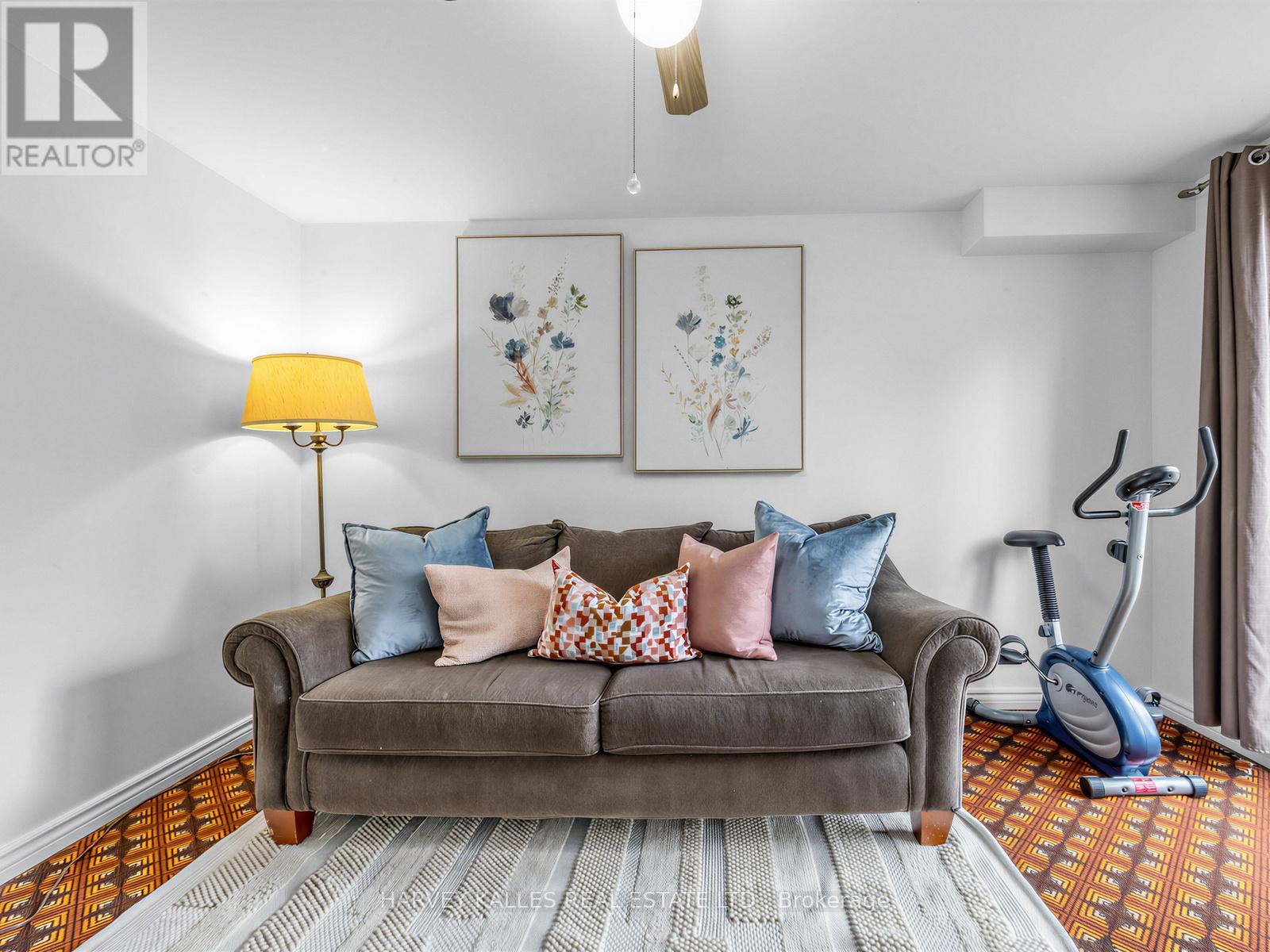 155 - 25 COLLINSGROVE ROAD