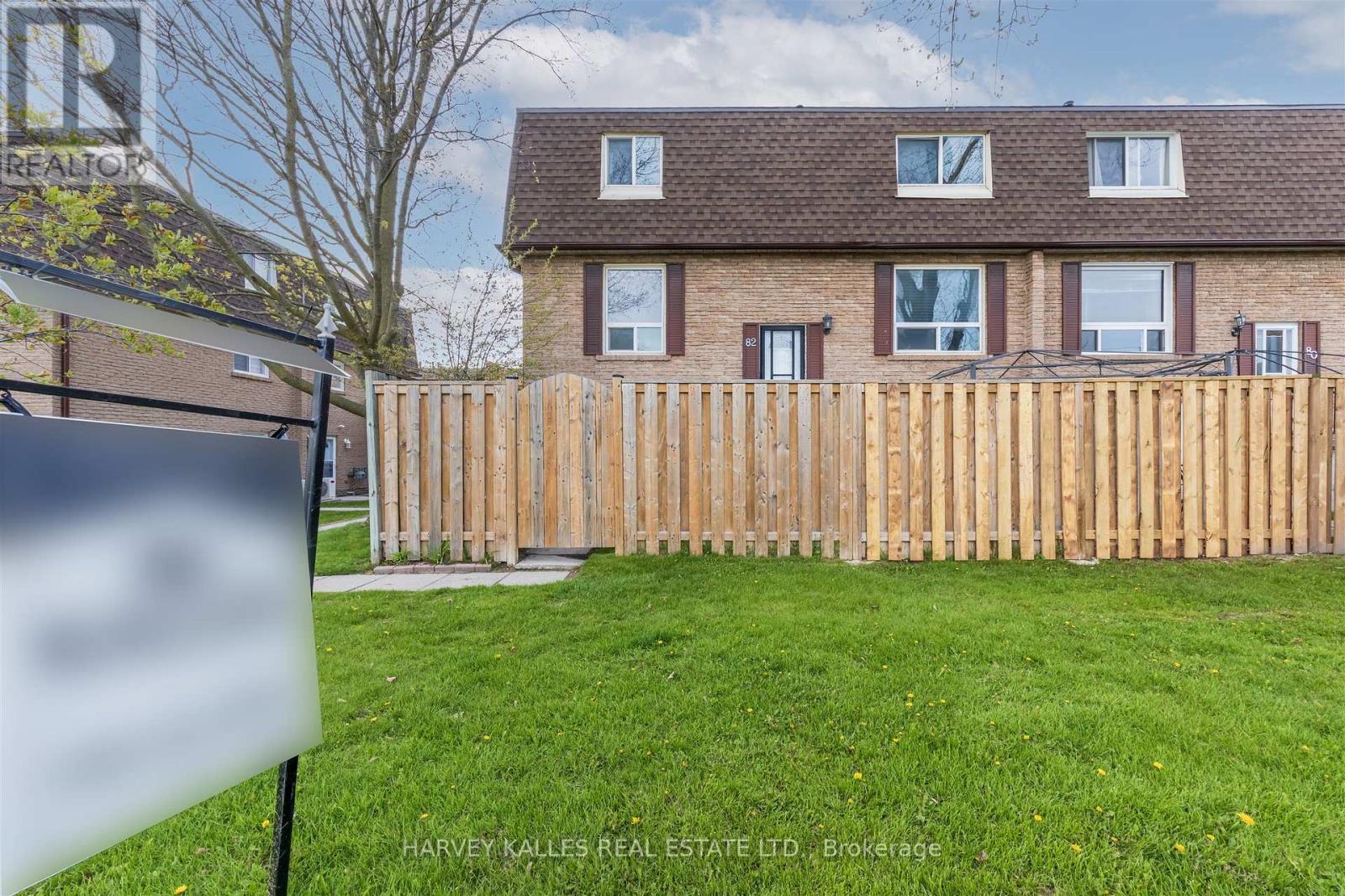 82 - 321 BLACKTHORN STREET