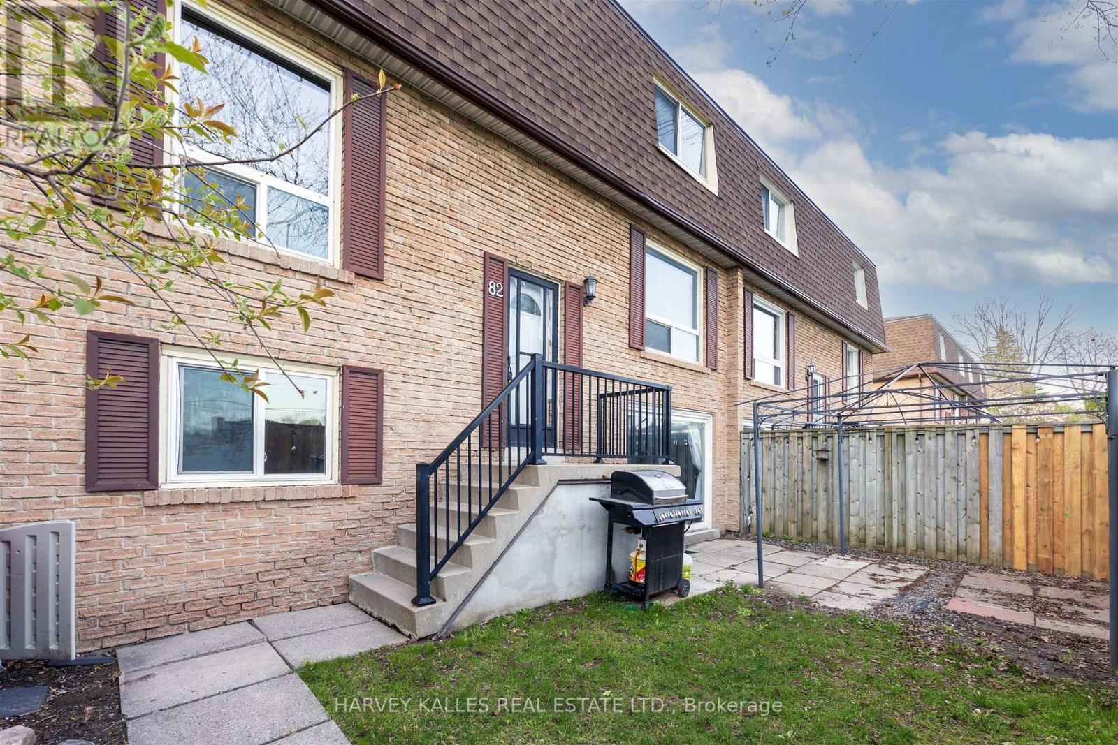 82 - 321 BLACKTHORN STREET