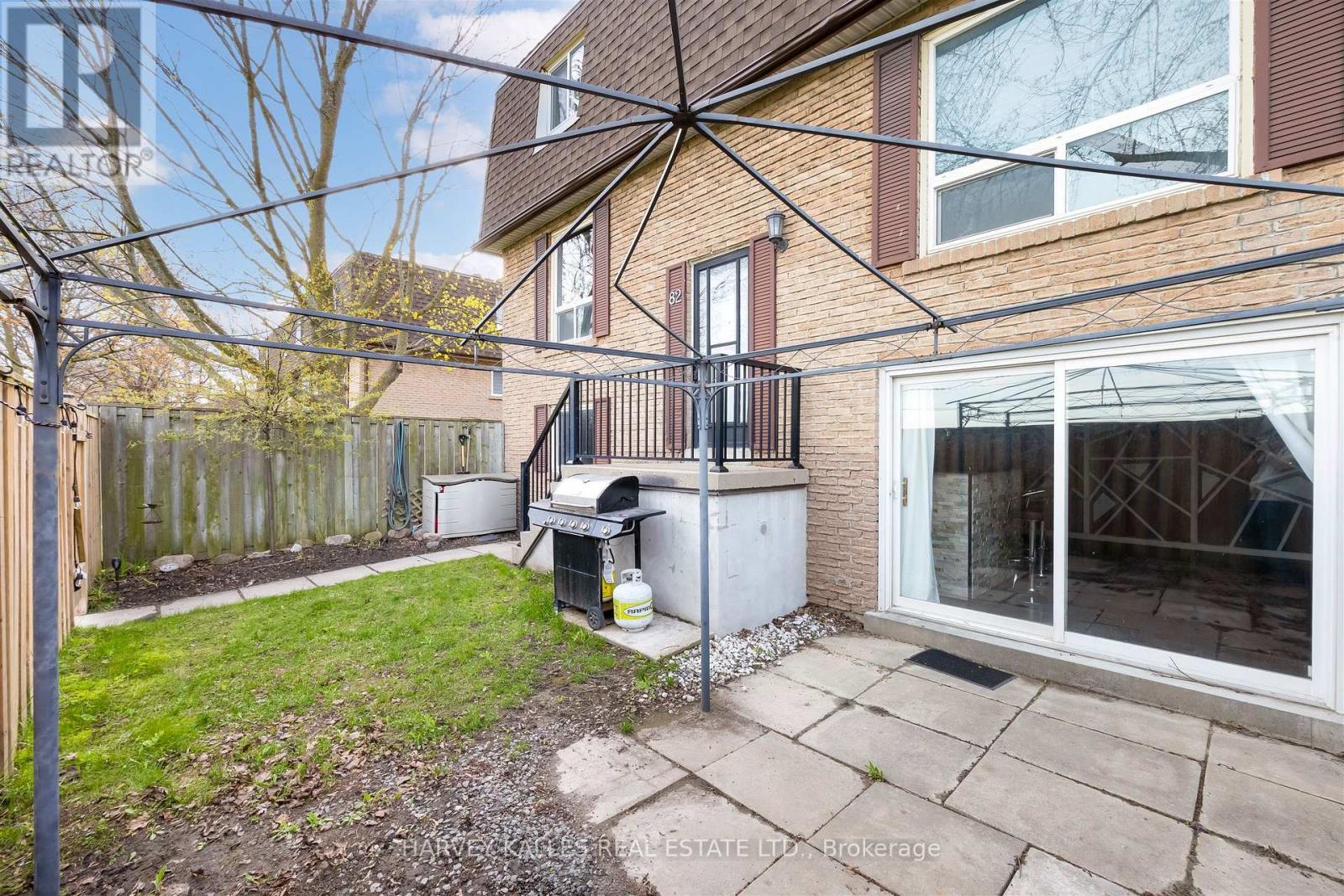 82 - 321 BLACKTHORN STREET