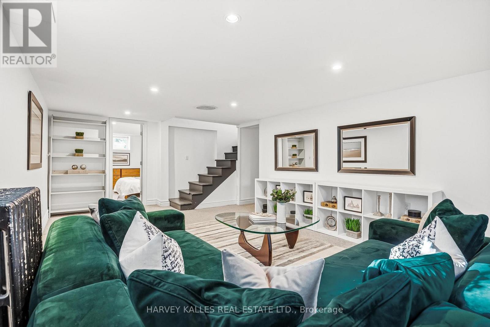 139 HAMMERSMITH AVENUE