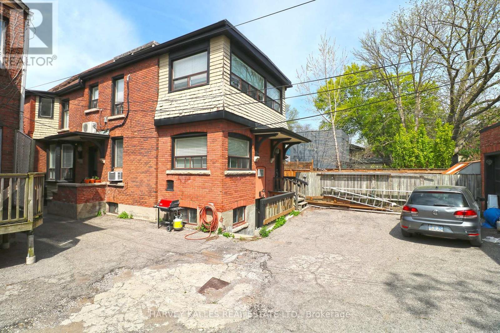 5 - 27 HIAWATHA ROAD