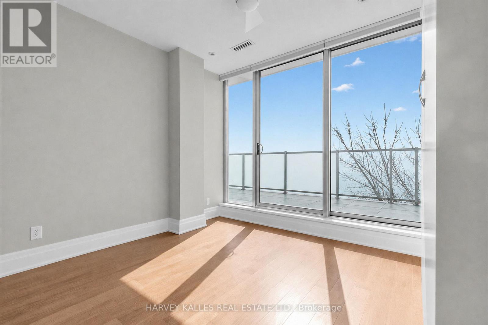 404 - 1 RAINSFORD ROAD