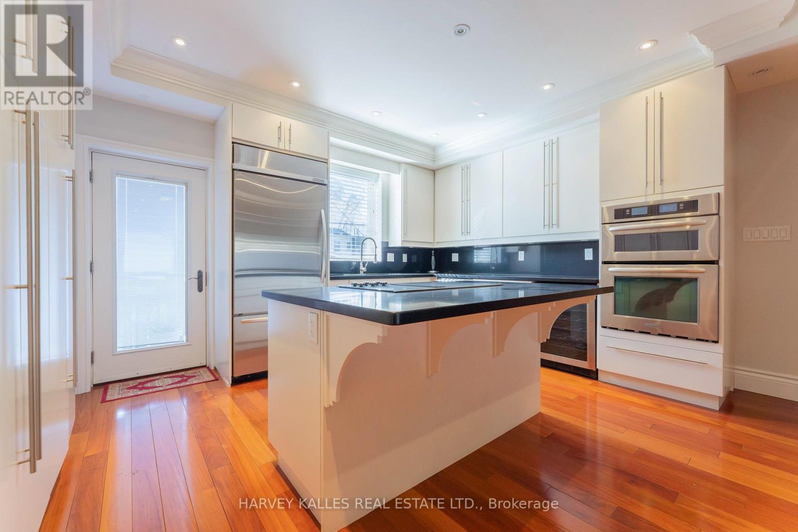1107 GERRARD STREET E