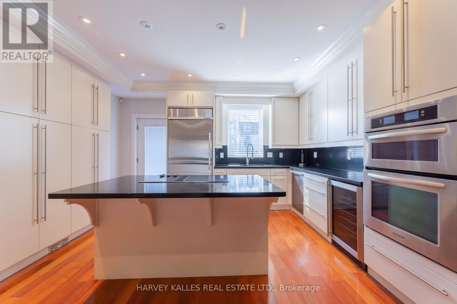 1107 GERRARD STREET E