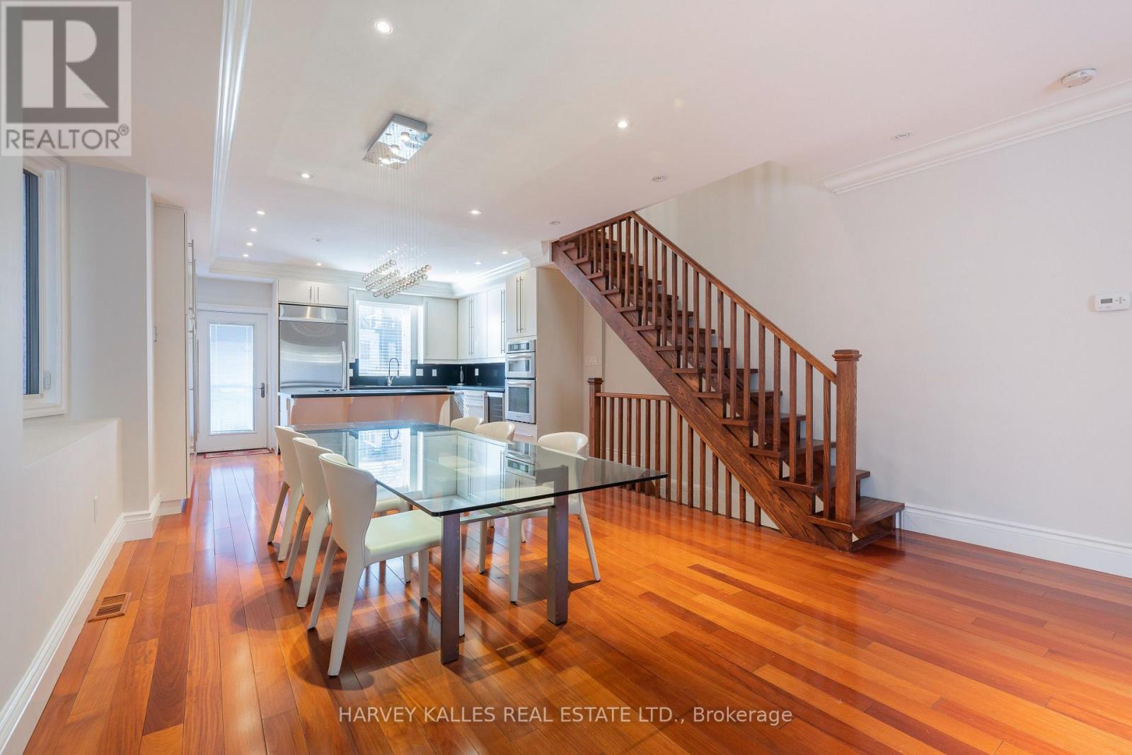 1107 GERRARD STREET E