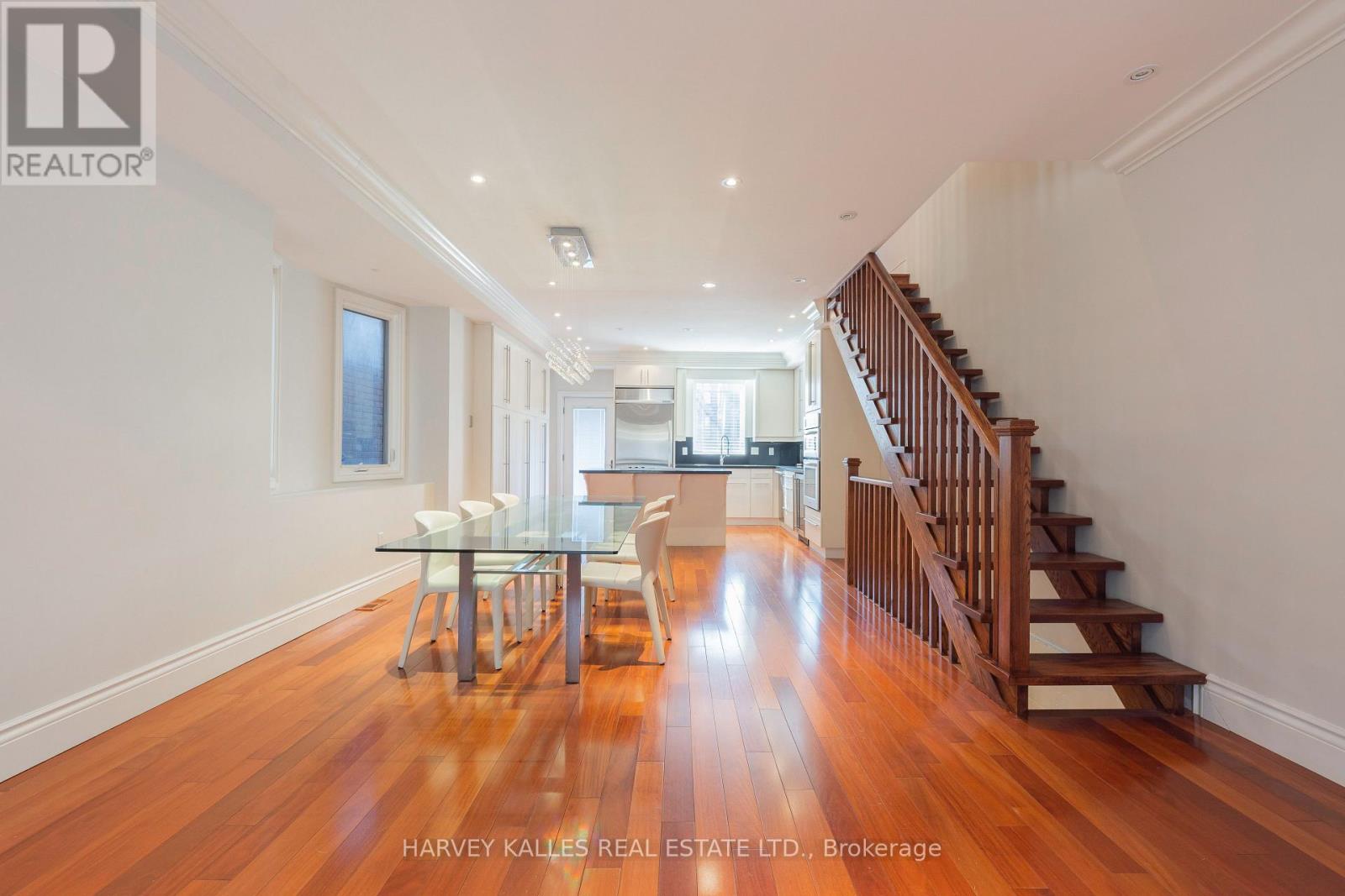 1107 GERRARD STREET E