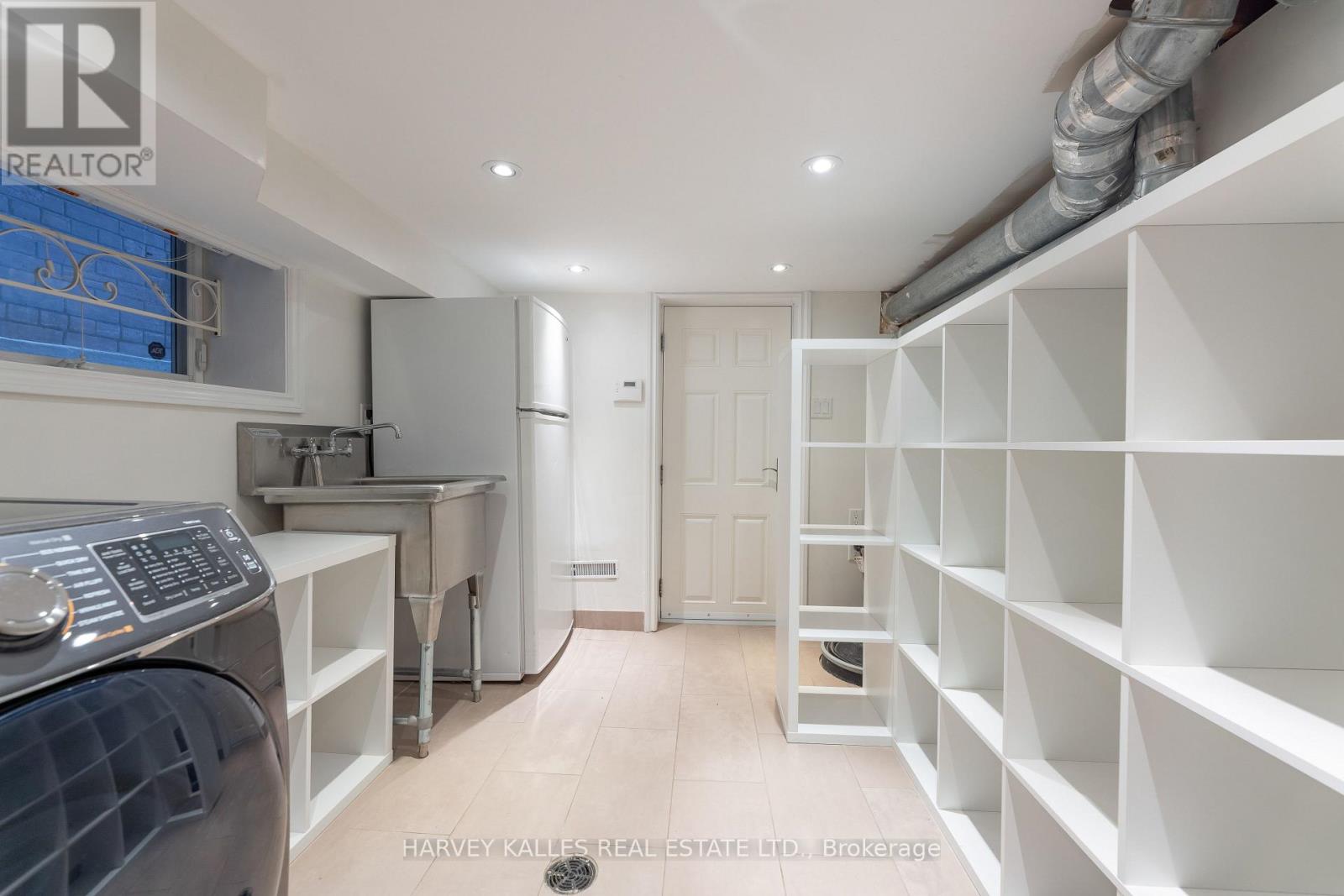 1107 GERRARD STREET E