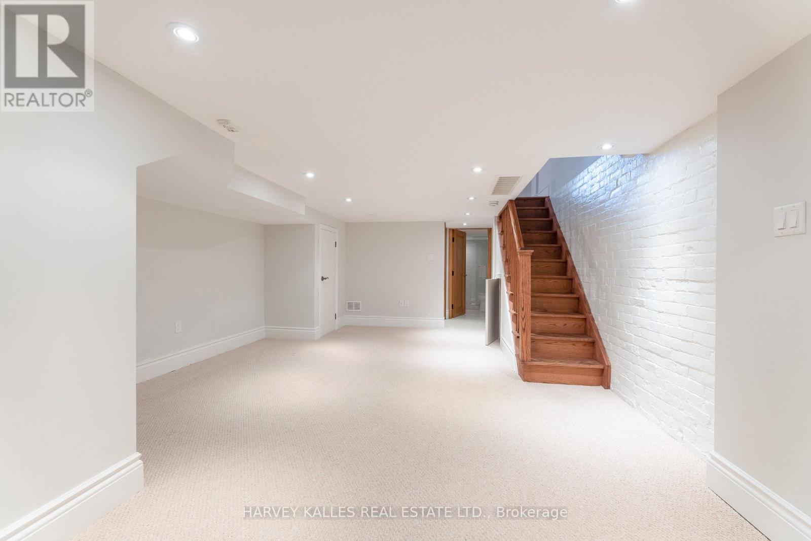1107 GERRARD STREET E