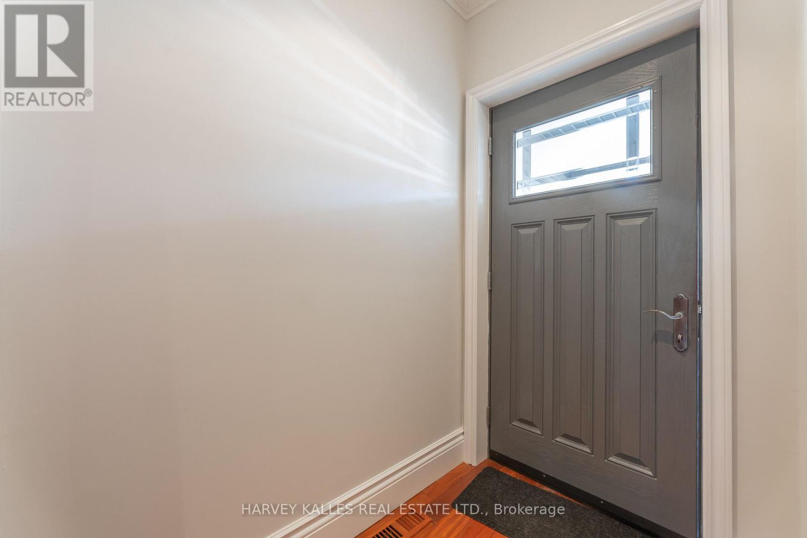 1107 GERRARD STREET E