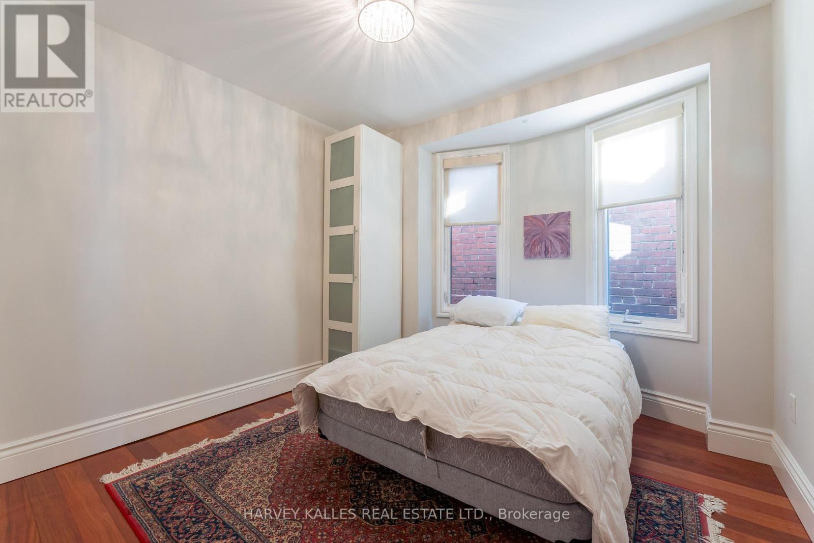 1107 GERRARD STREET E