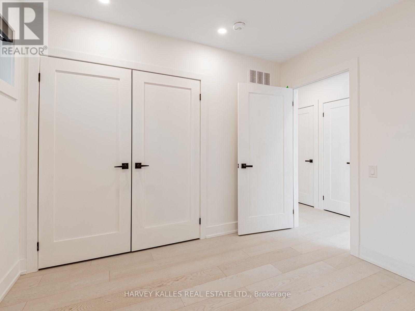 2ND FLR - 20 LESLIE GARDEN LANE
