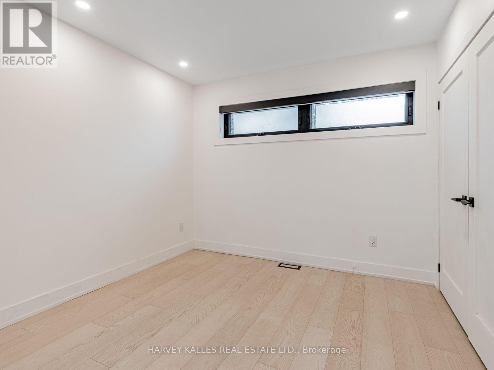 2ND FLR - 20 LESLIE GARDEN LANE