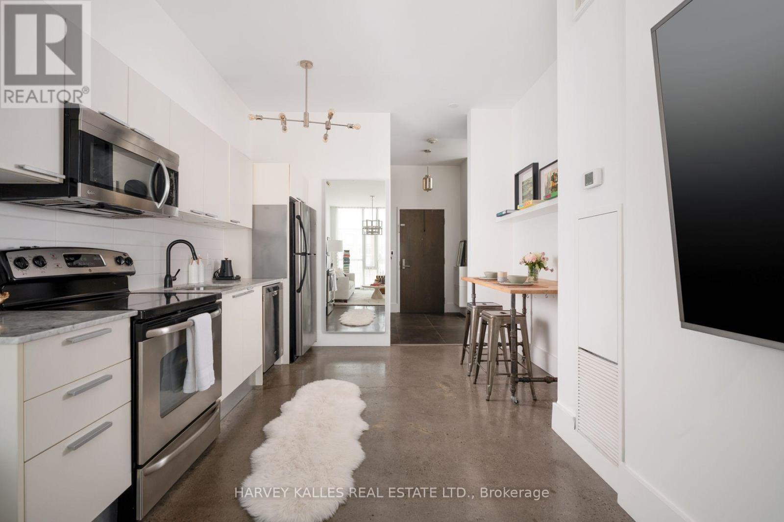 410 - 625 QUEEN STREET E