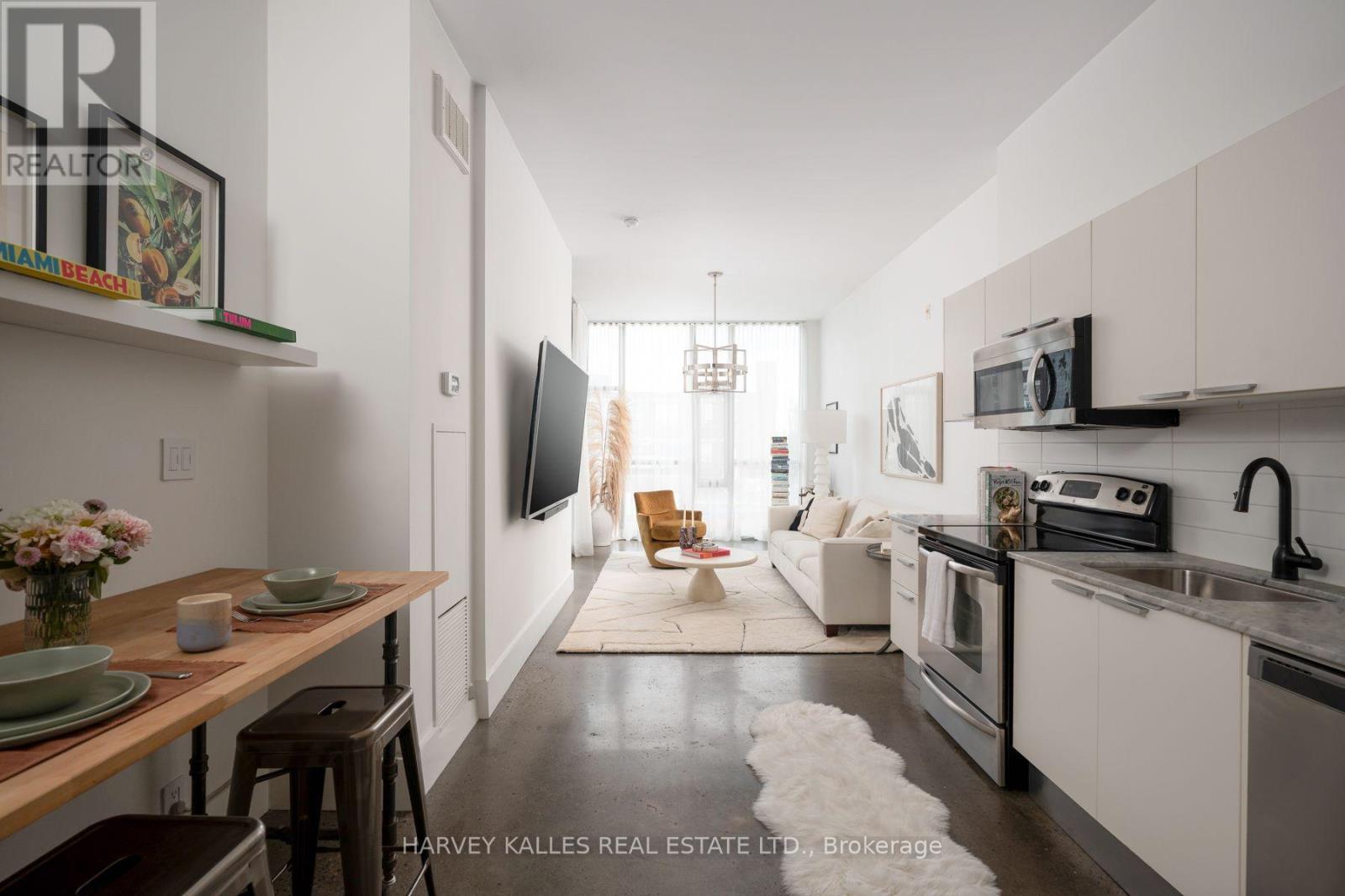 410 - 625 QUEEN STREET E