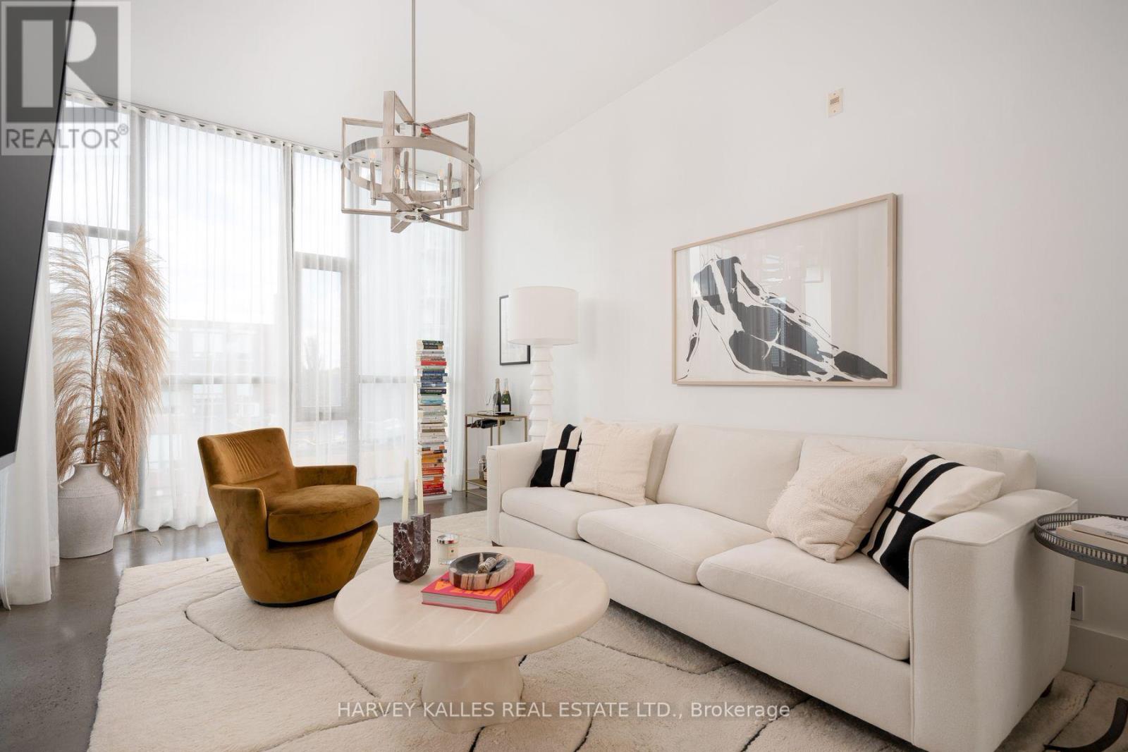 410 - 625 QUEEN STREET E