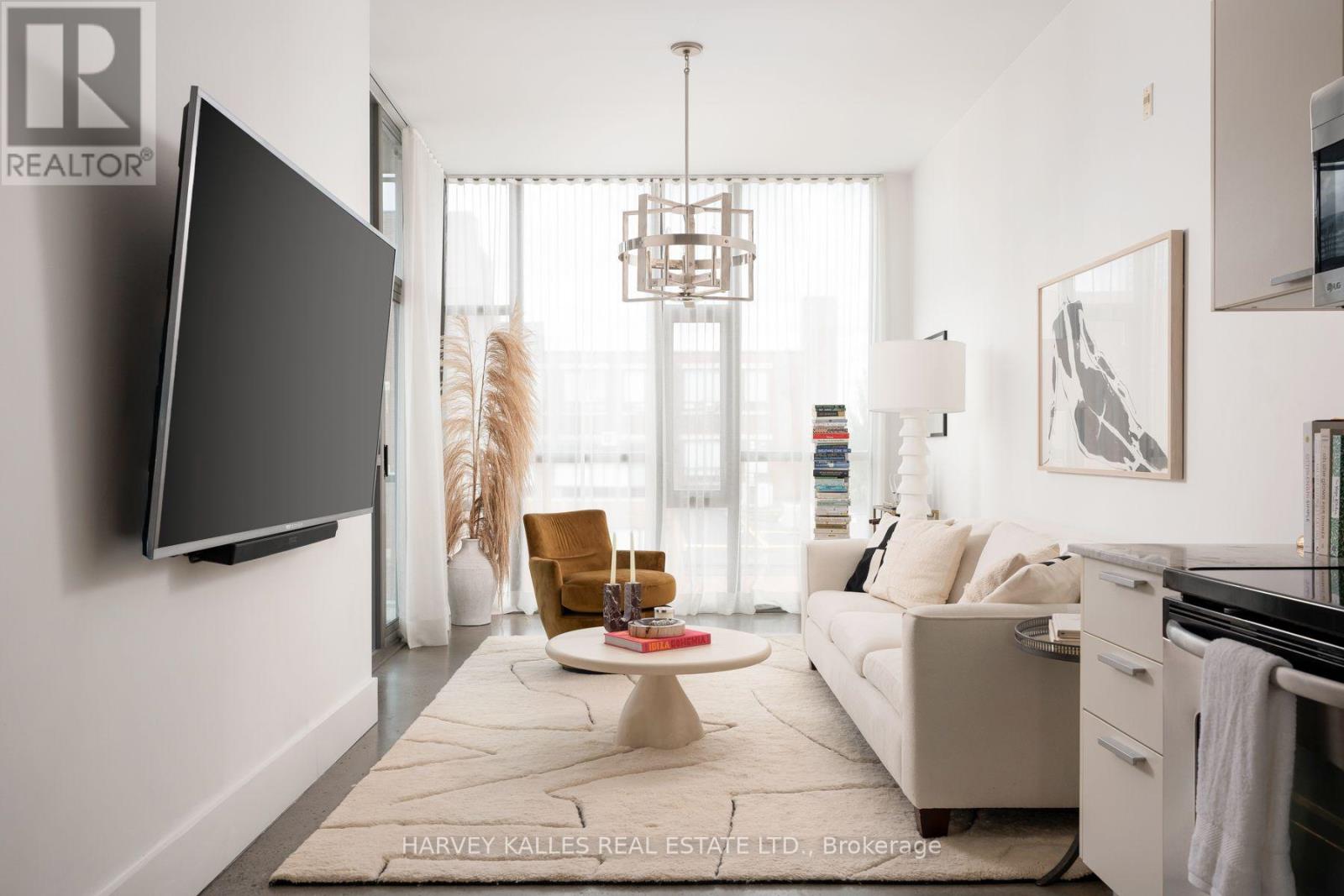 410 - 625 QUEEN STREET E
