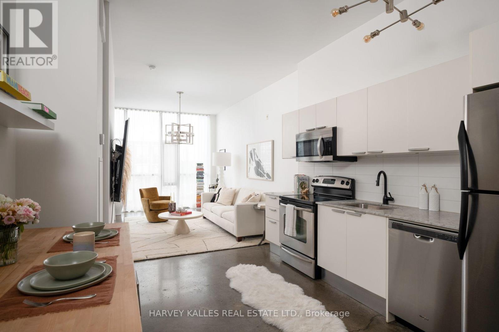 410 - 625 QUEEN STREET E