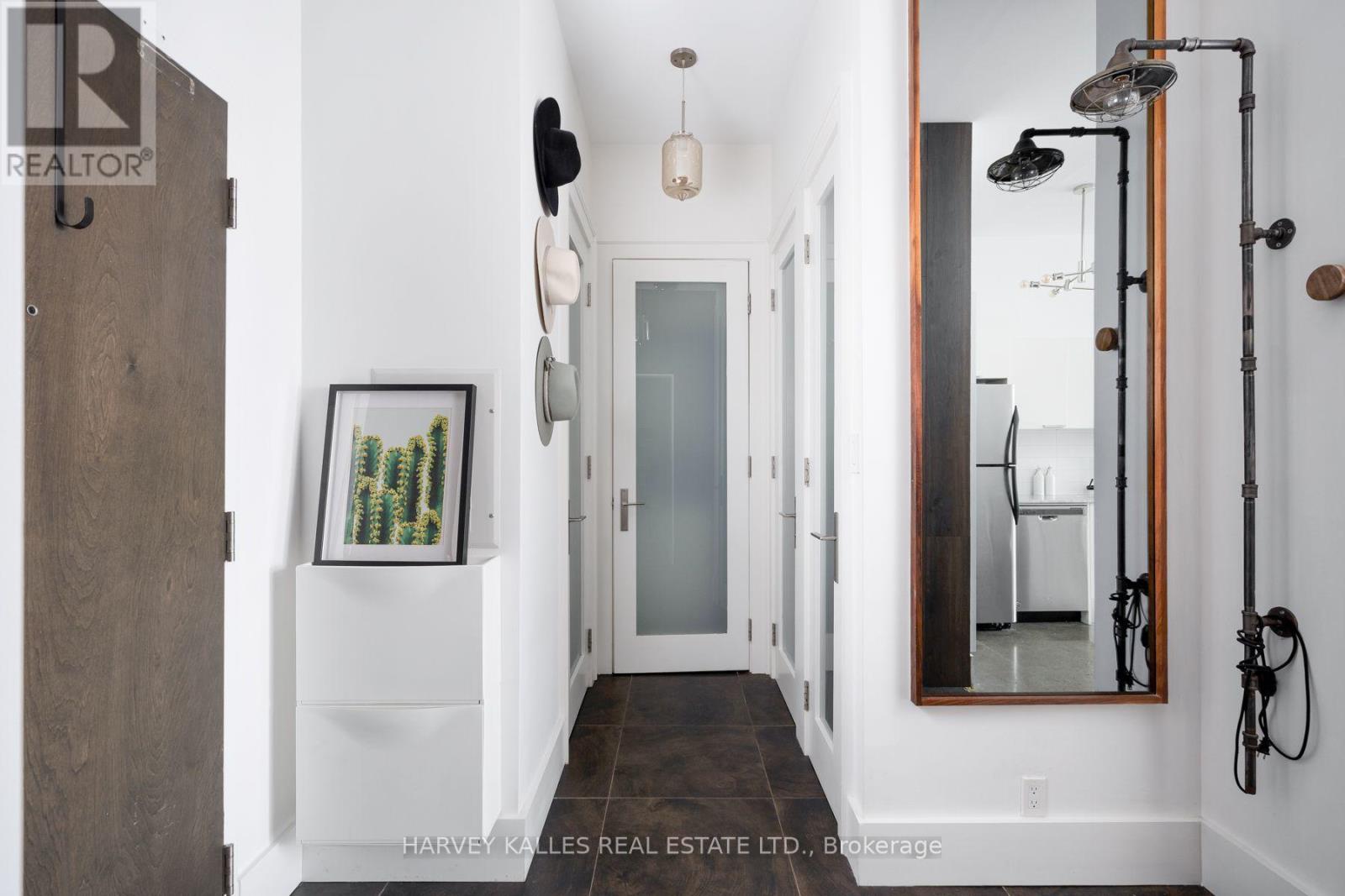 410 - 625 QUEEN STREET E